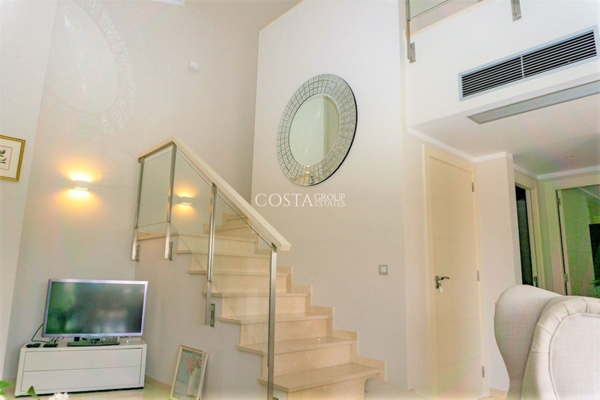 Resale - Villa -
Orihuela Costa - Las Colinas Golf