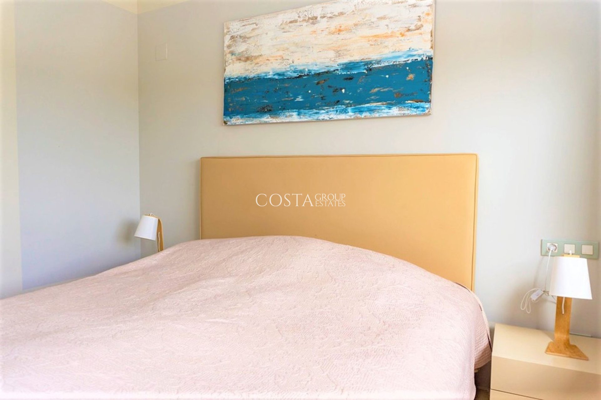 Resale - Villa -
Orihuela Costa - Las Colinas Golf