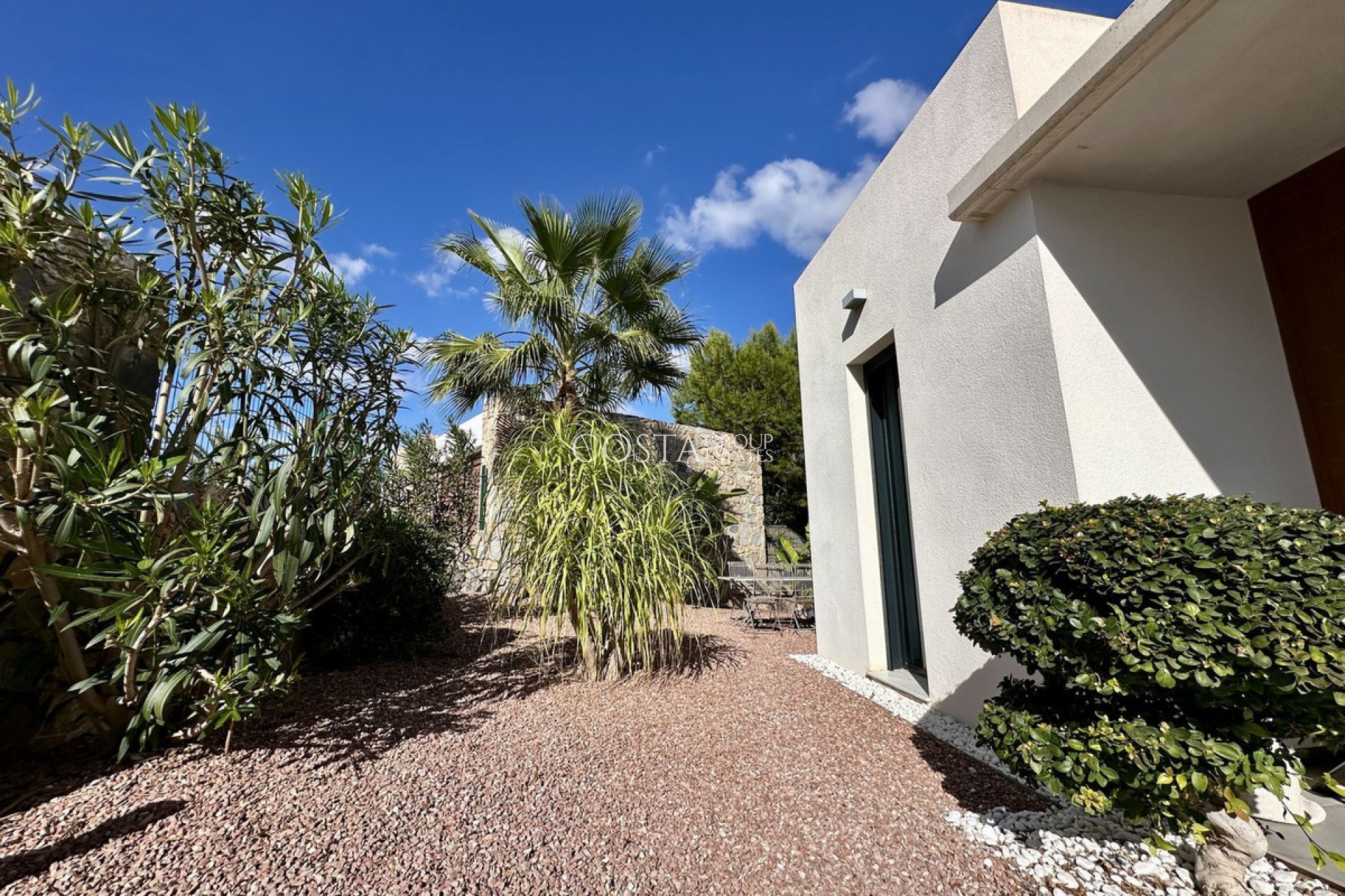 Resale - Villa -
Orihuela Costa - Las Colinas Golf