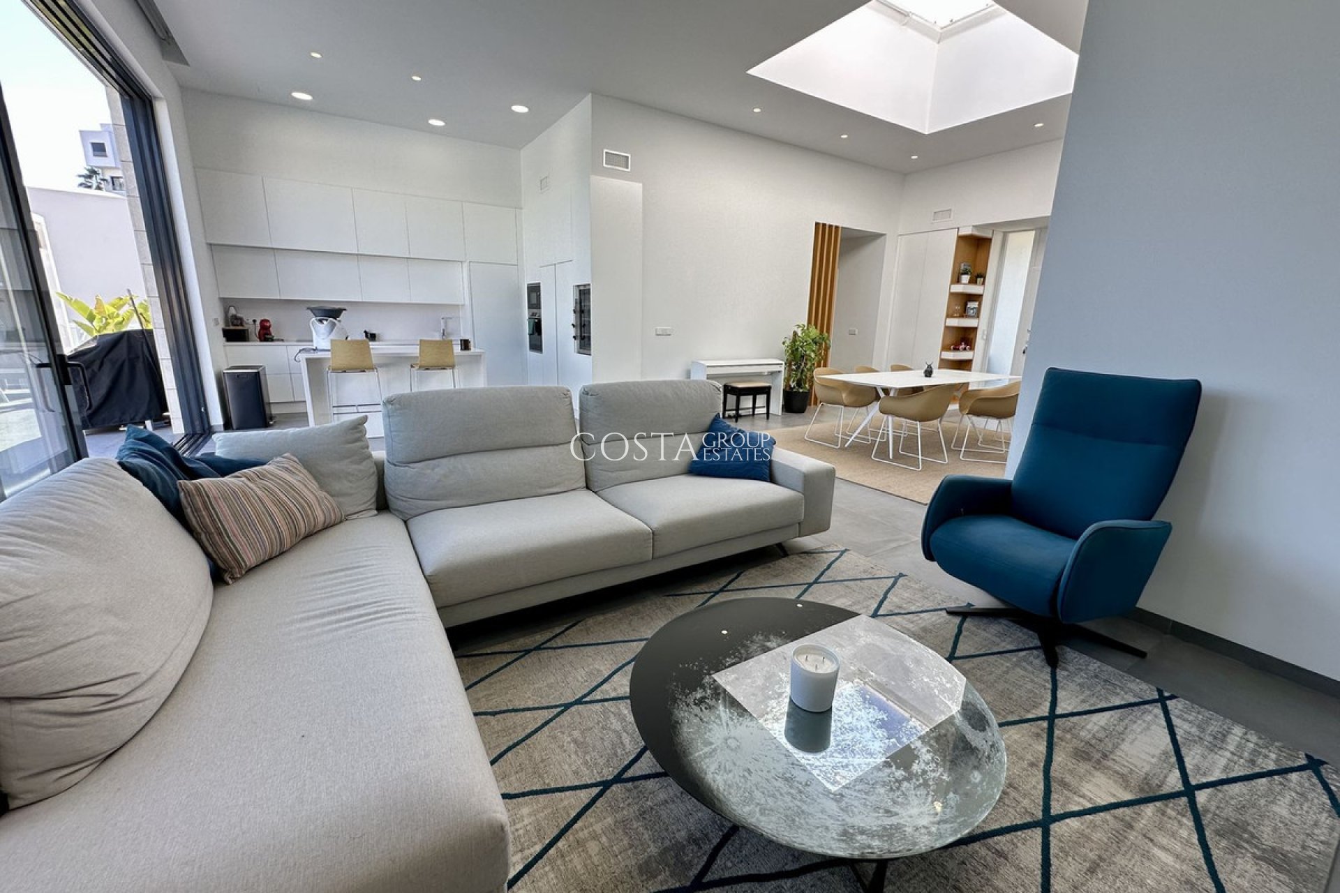 Resale - Villa -
Orihuela Costa - Las Colinas Golf