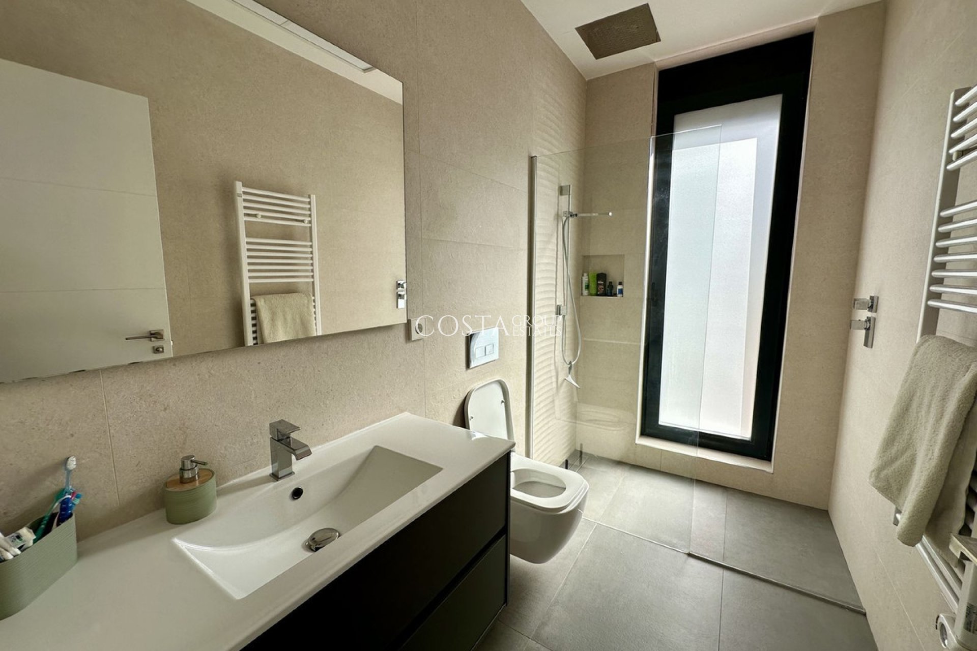 Resale - Villa -
Orihuela Costa - Las Colinas Golf