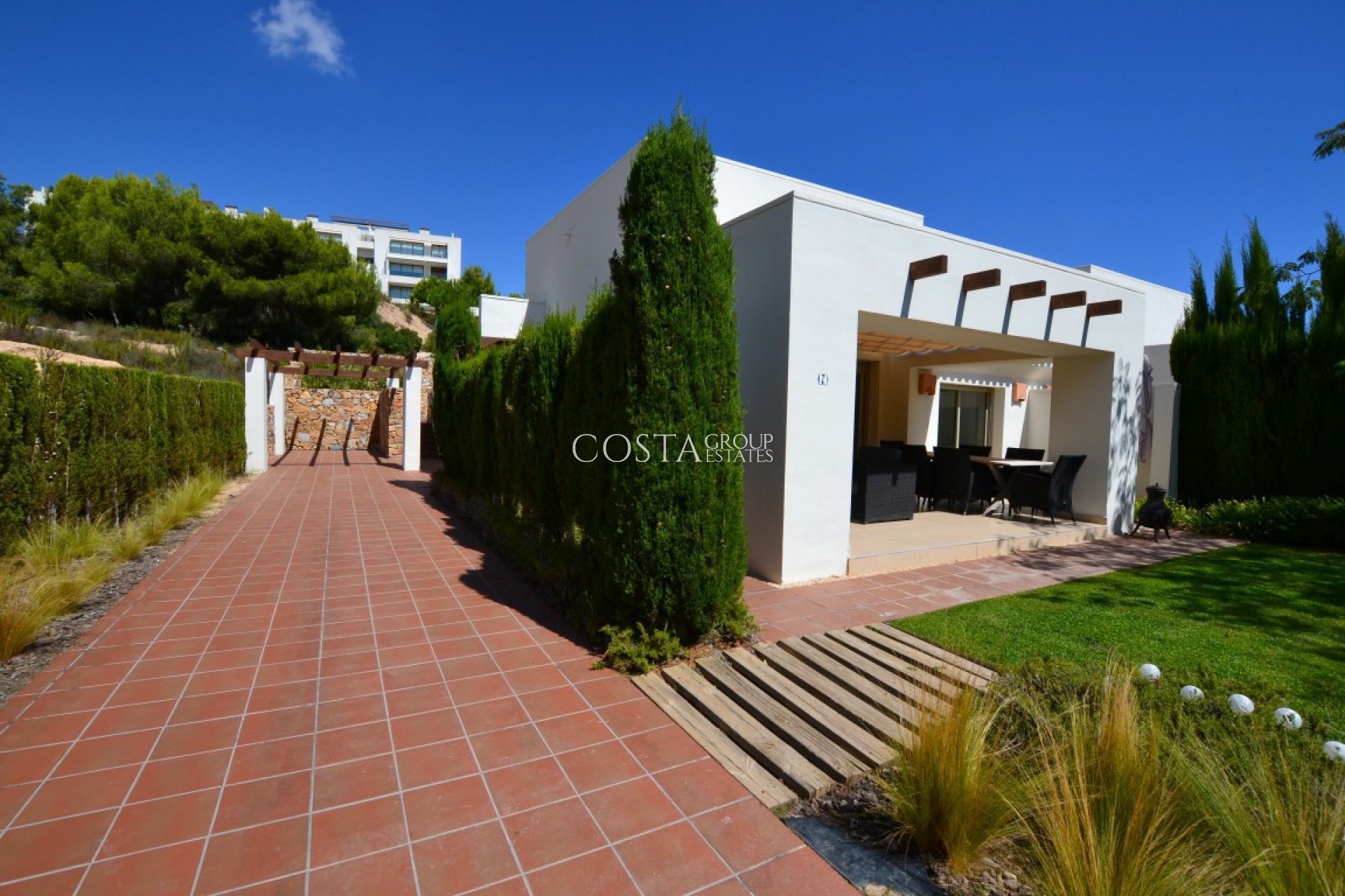 Resale - Villa -
Orihuela Costa - Las Colinas Golf