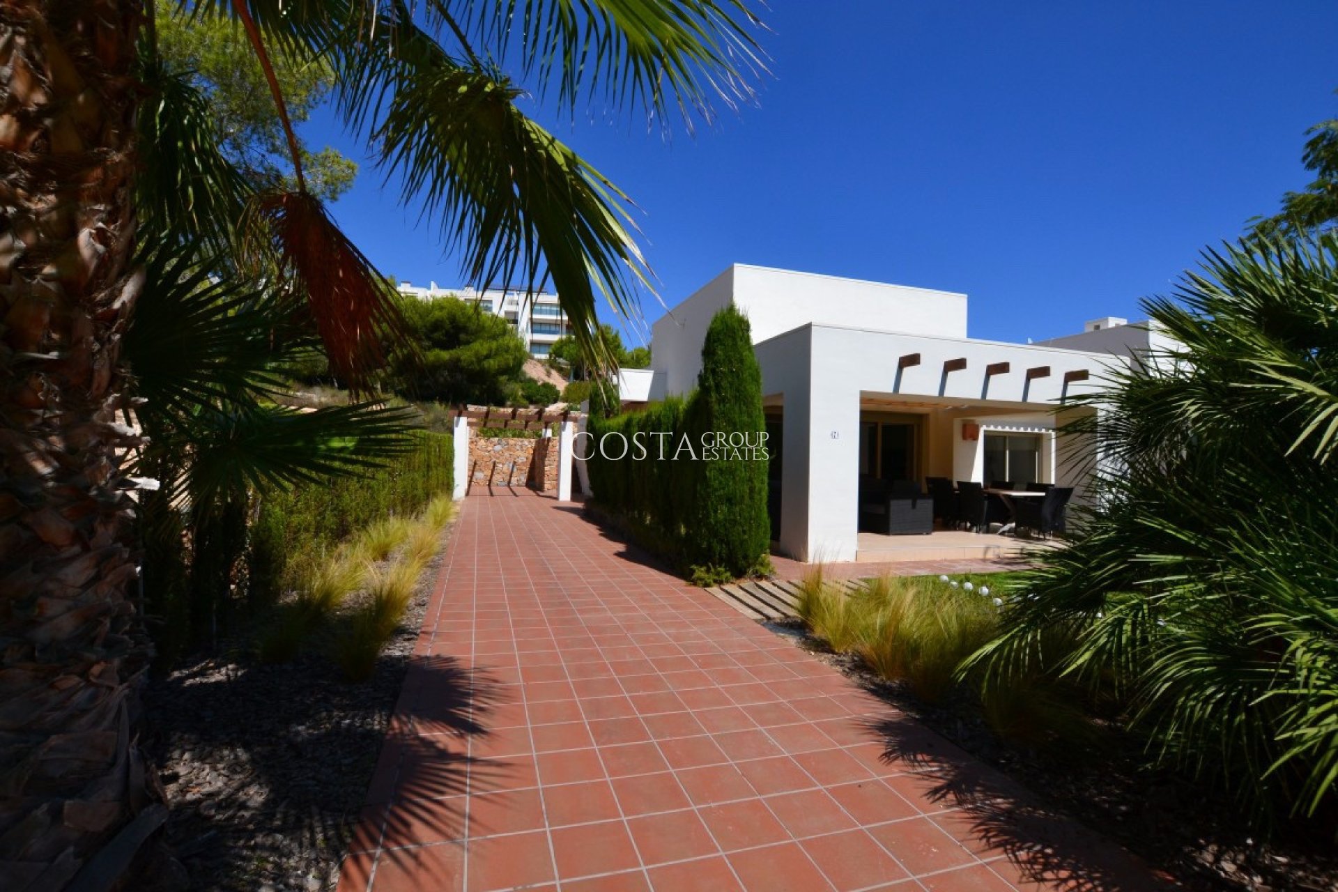 Resale - Villa -
Orihuela Costa - Las Colinas Golf