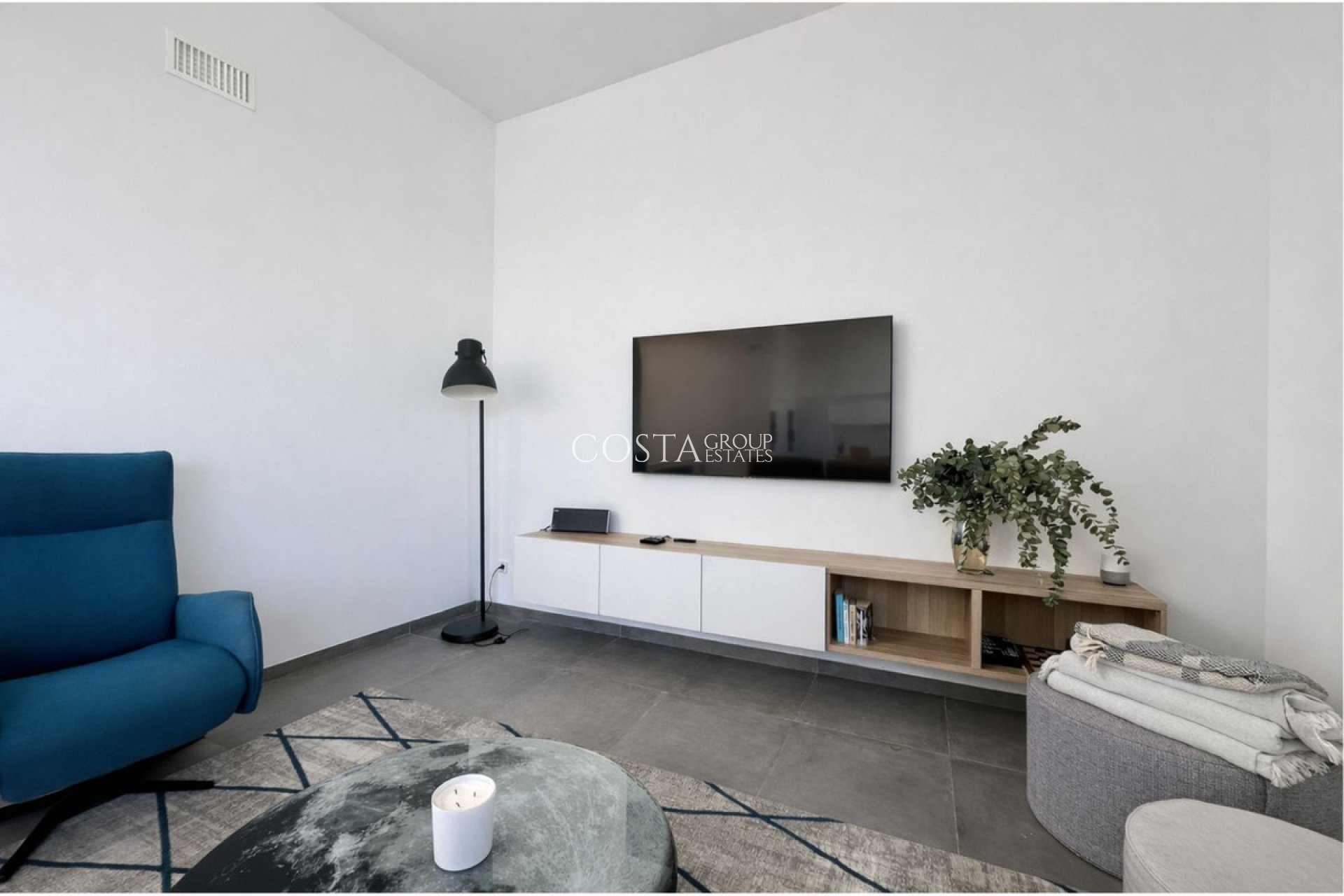 Resale - Villa -
Orihuela Costa - Las Colinas Golf