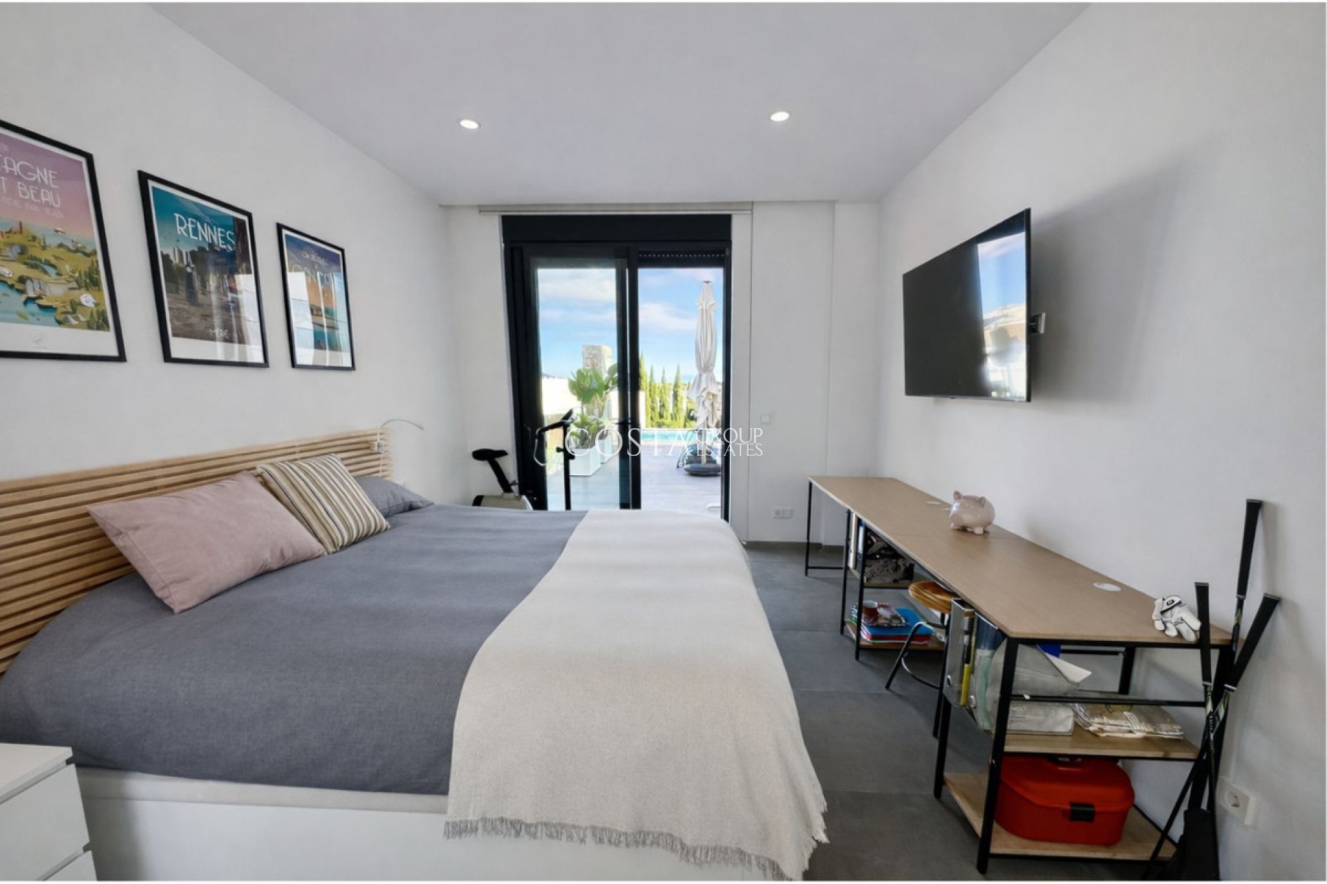 Resale - Villa -
Orihuela Costa - Las Colinas Golf