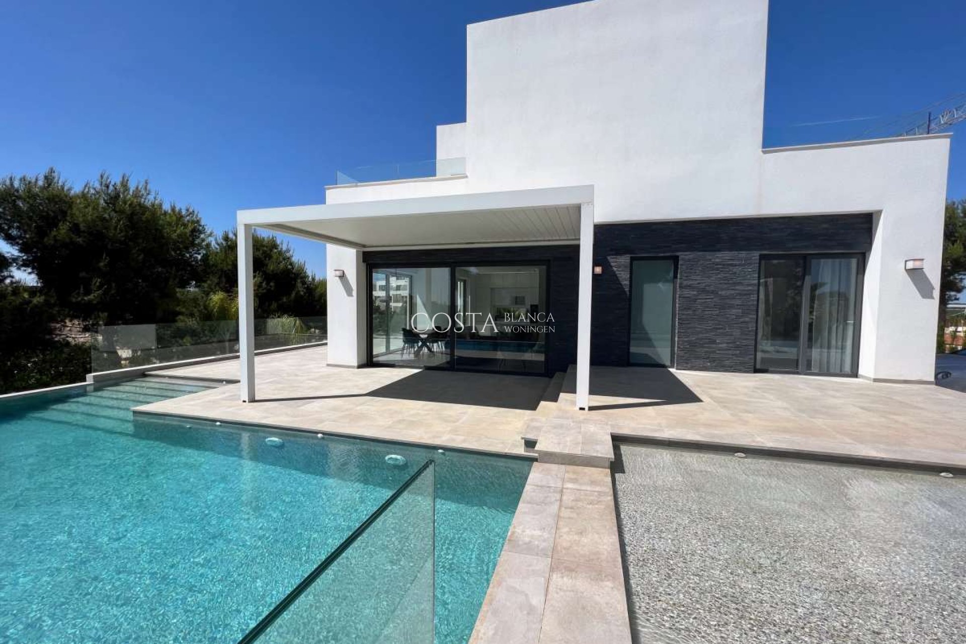 Resale - Villa -
Orihuela Costa - Las Colinas Golf