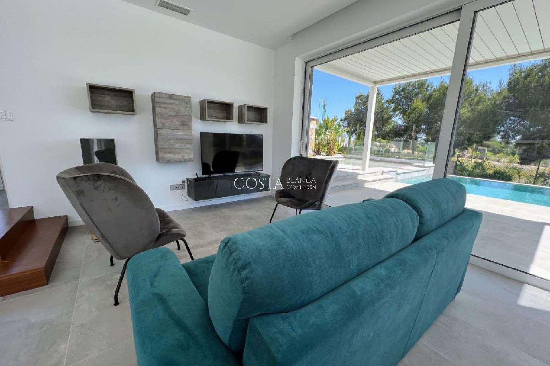 Resale - Villa -
Orihuela Costa - Las Colinas Golf