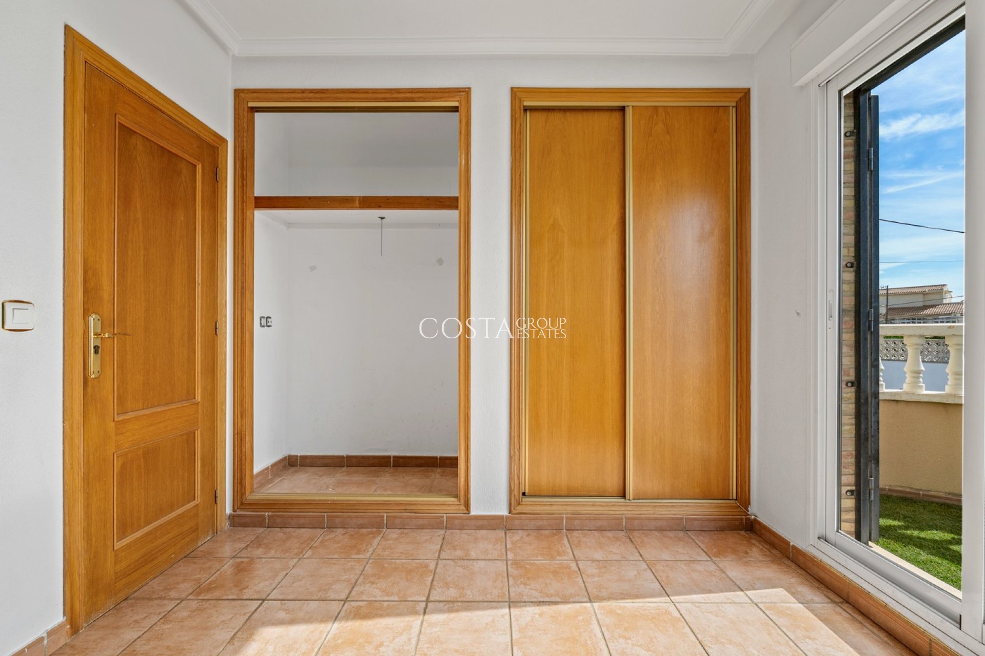 Resale - Villa -
Orihuela Costa - Las Filipinas