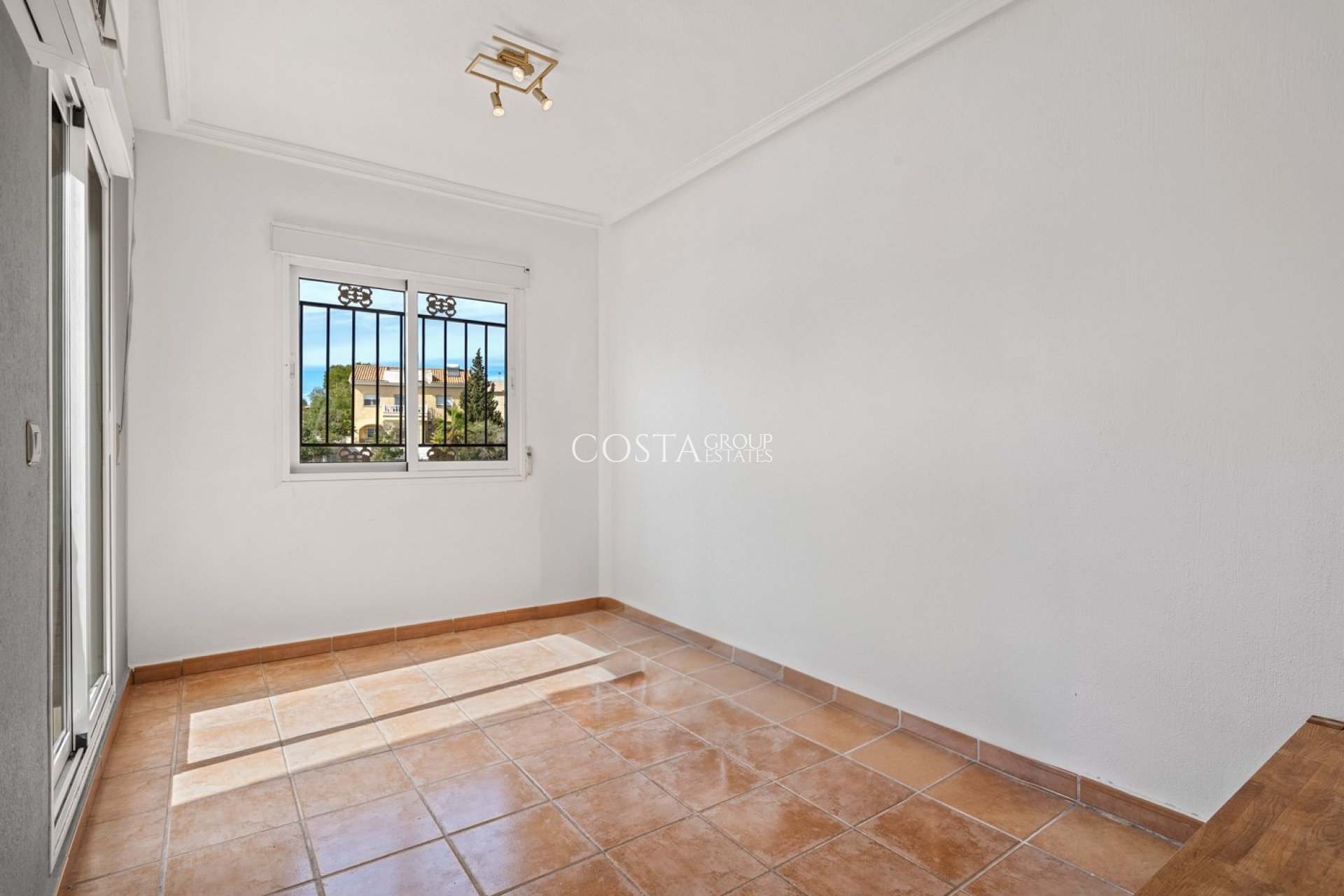 Resale - Villa -
Orihuela Costa - Las Filipinas