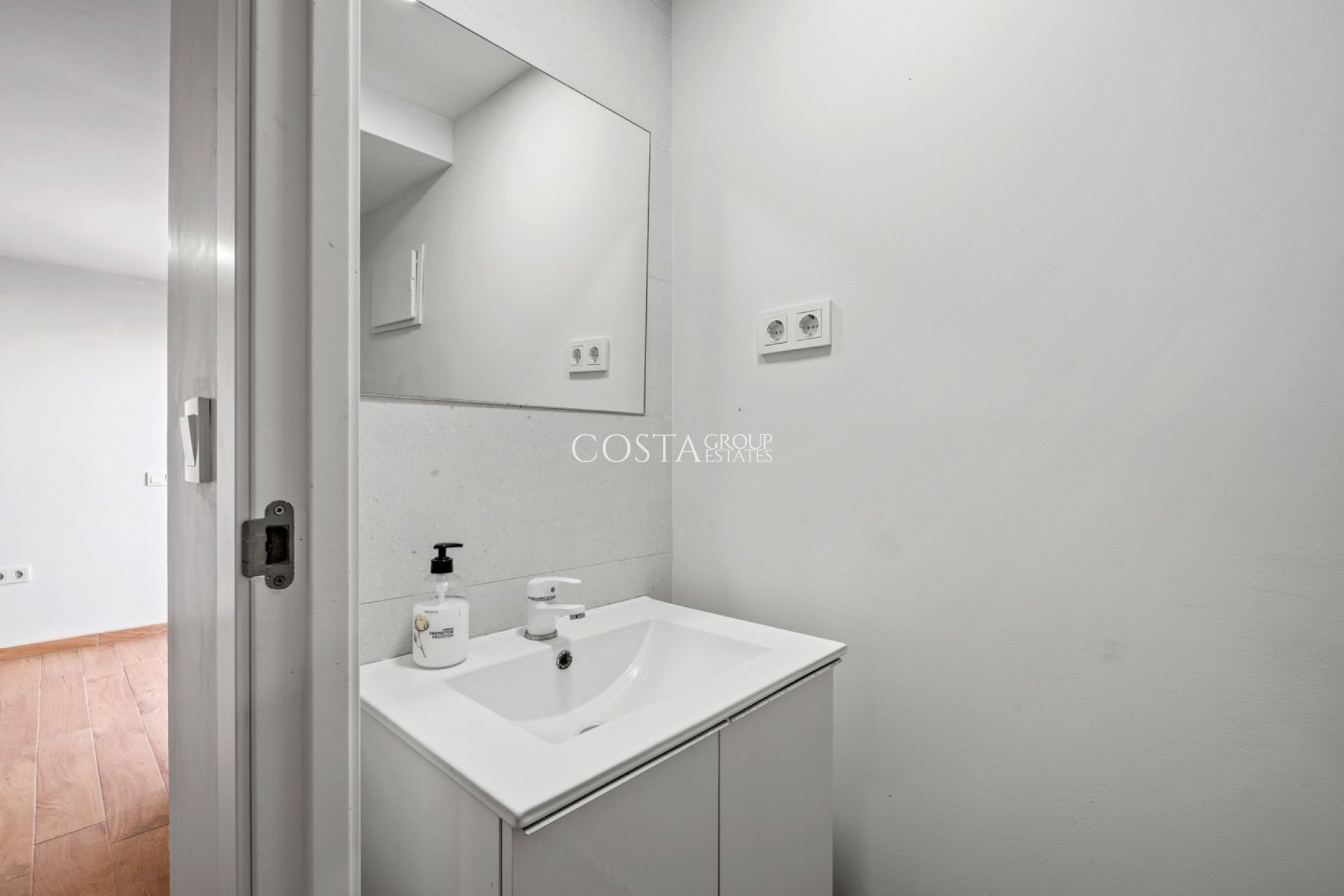 Resale - Villa -
Orihuela Costa - Las Filipinas