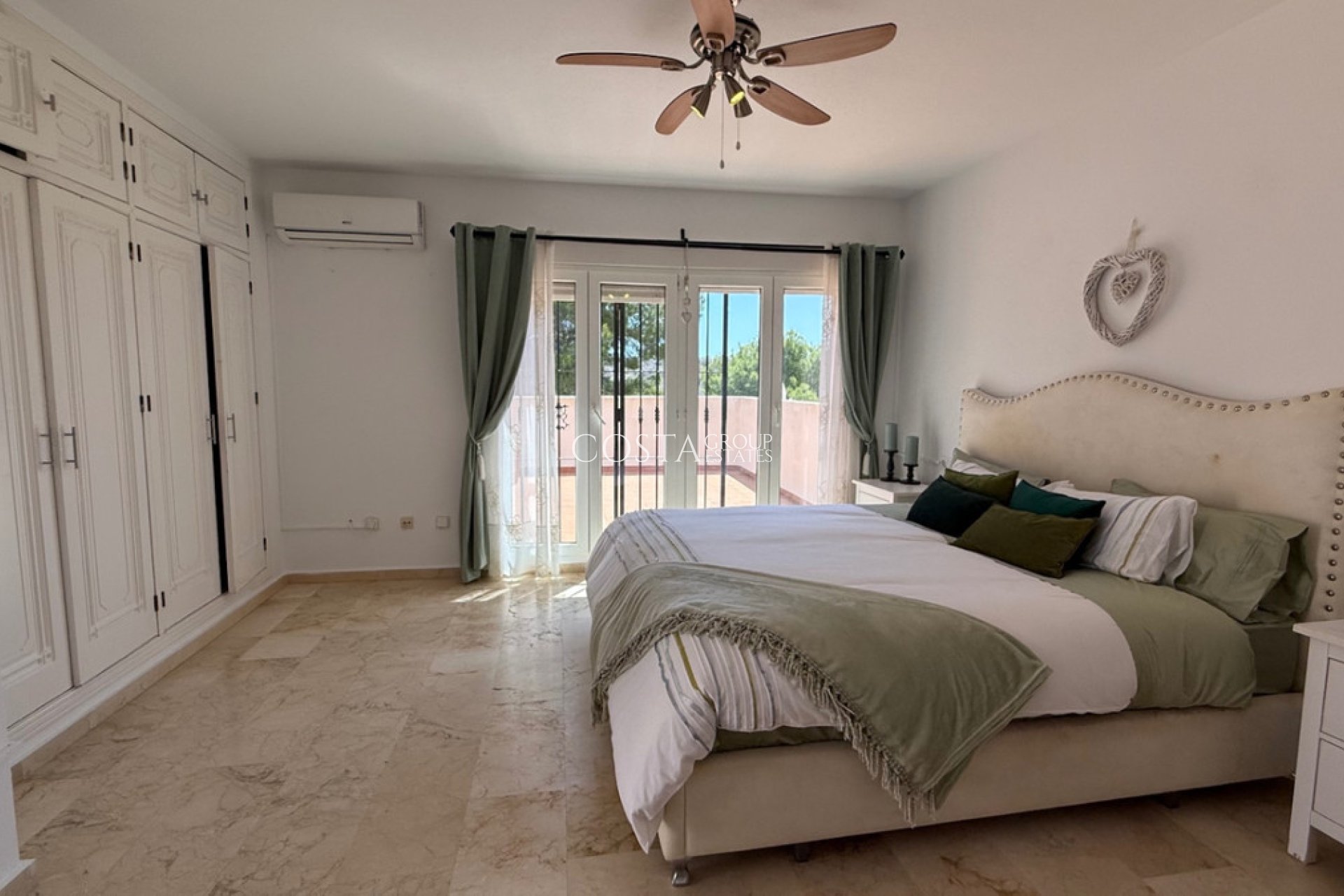 Resale - Villa -
Orihuela Costa - Las Ramblas Golf