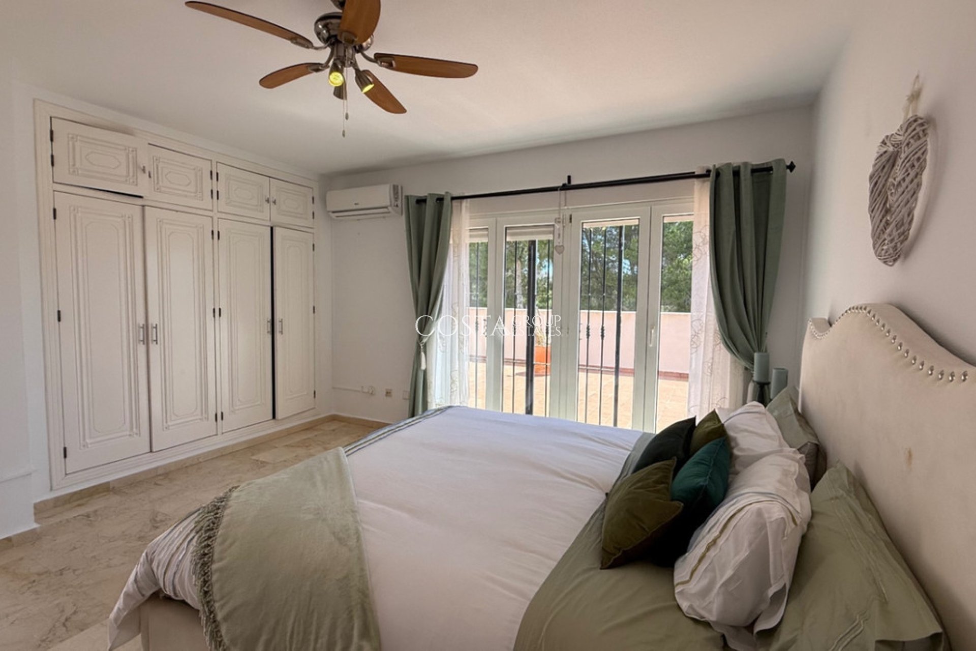 Resale - Villa -
Orihuela Costa - Las Ramblas Golf