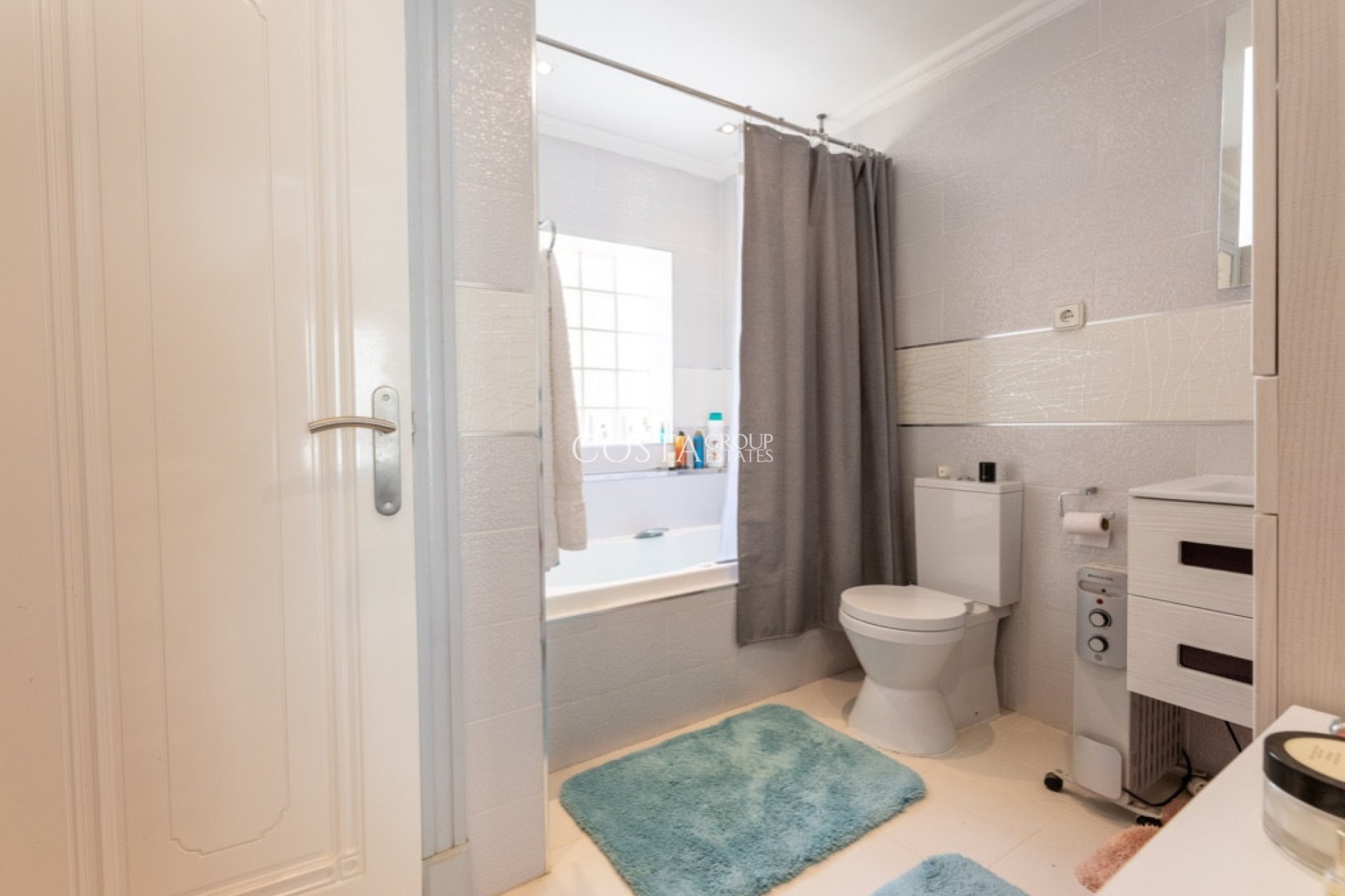 Resale - Villa -
Orihuela Costa - Las Ramblas Golf