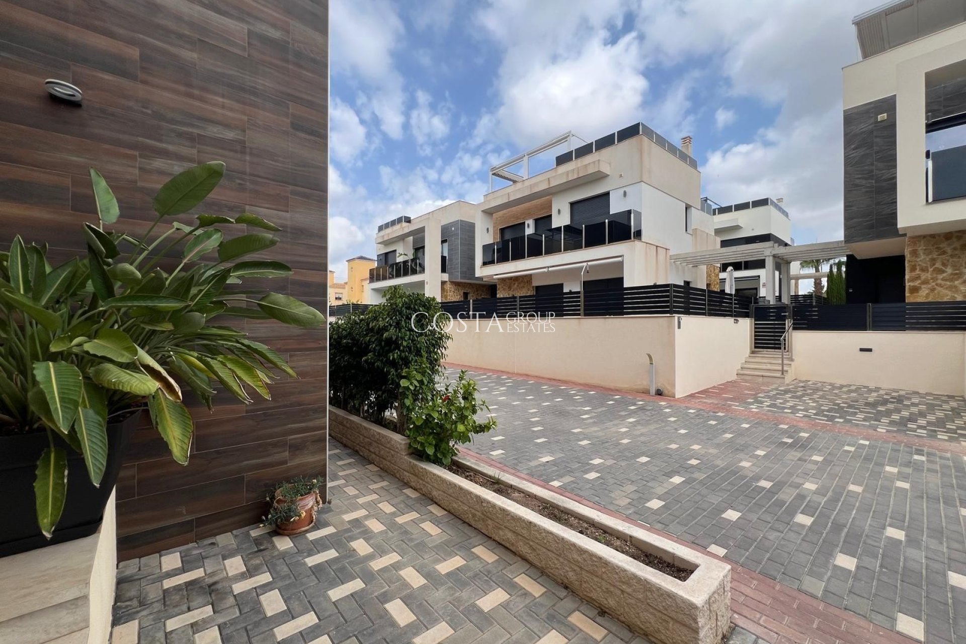 Resale - Villa -
Orihuela Costa - Lomas De Cabo Roig