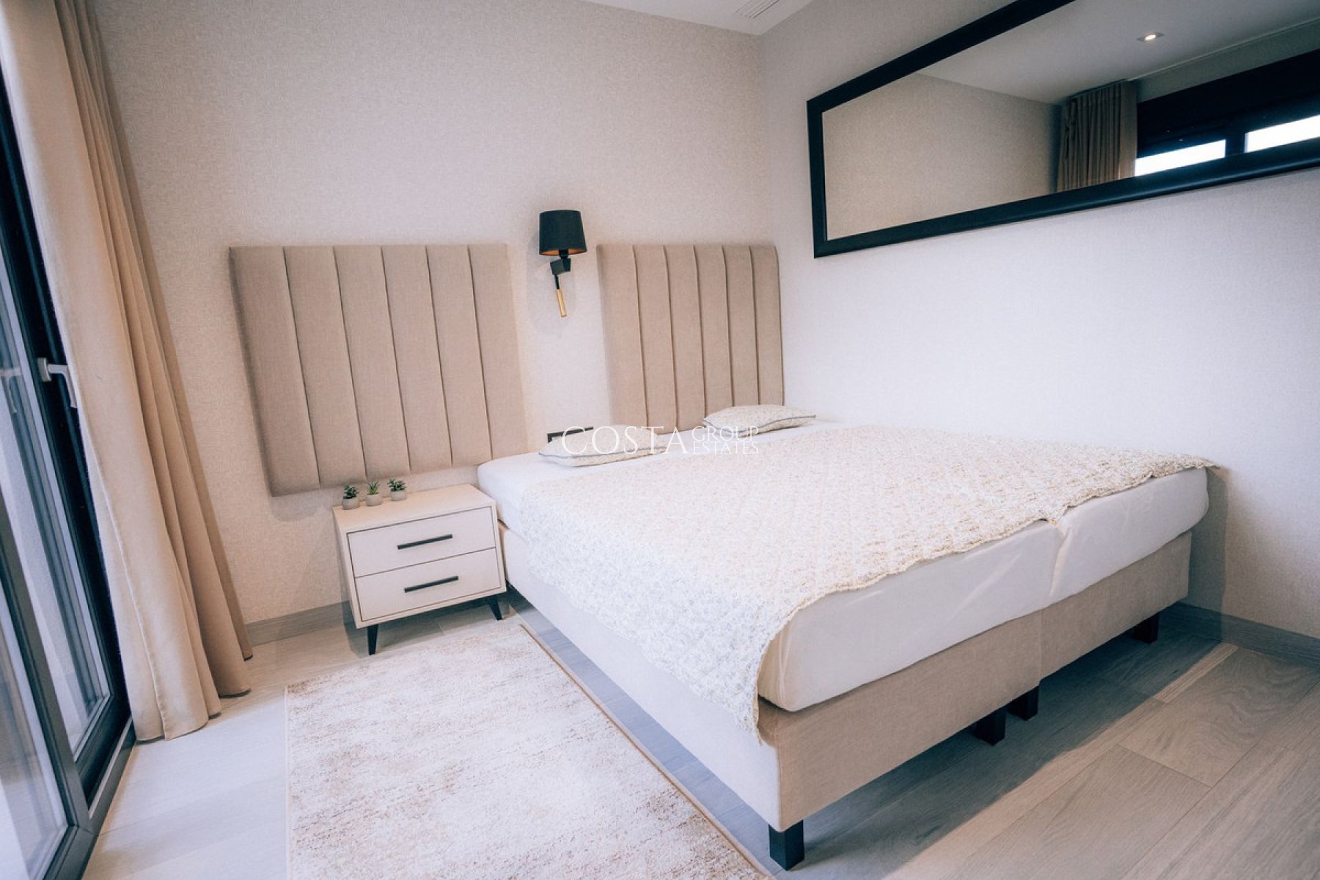 Resale - Villa -
Orihuela Costa - Lomas de Cabo Roig