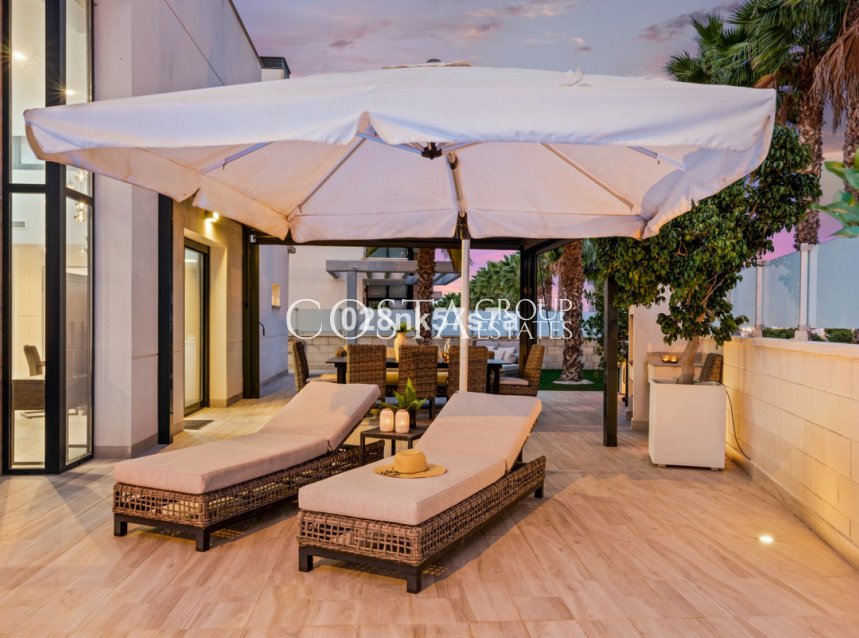 Resale - Villa -
Orihuela Costa - Lomas de Cabo Roig