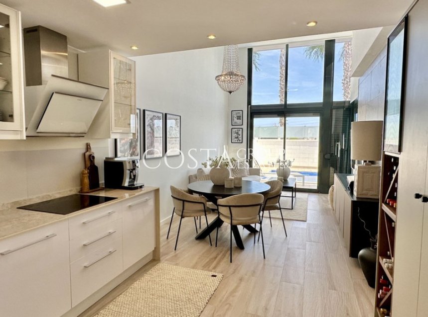 Resale - Villa -
Orihuela Costa - Lomas de Cabo Roig