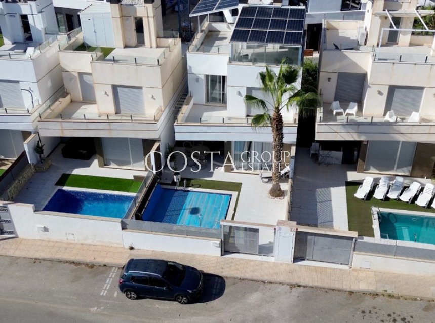 Resale - Villa -
Orihuela Costa - Lomas de Cabo Roig