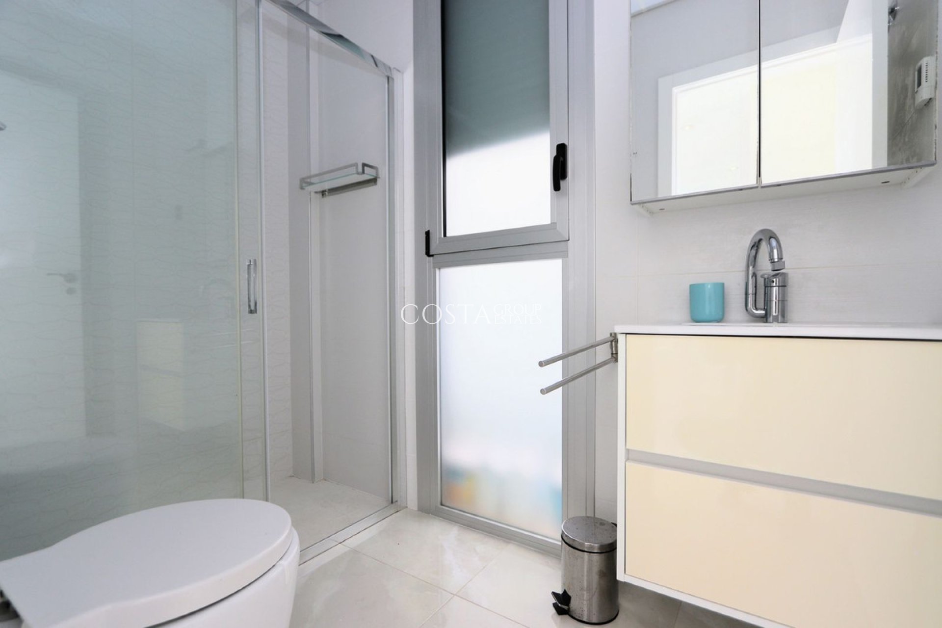 Resale - Villa -
Orihuela Costa - Lomas de Cabo Roig