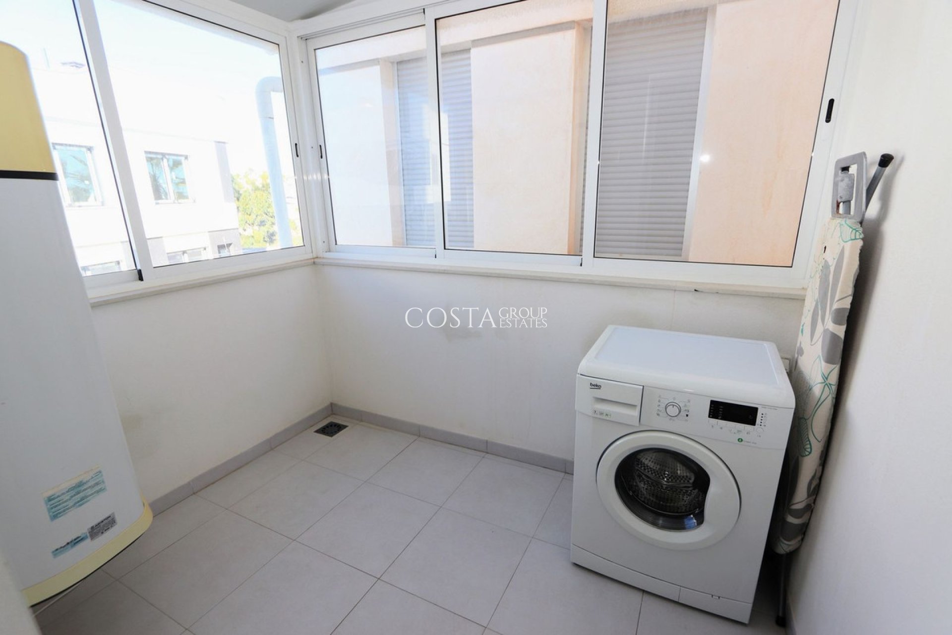 Resale - Villa -
Orihuela Costa - Lomas de Cabo Roig