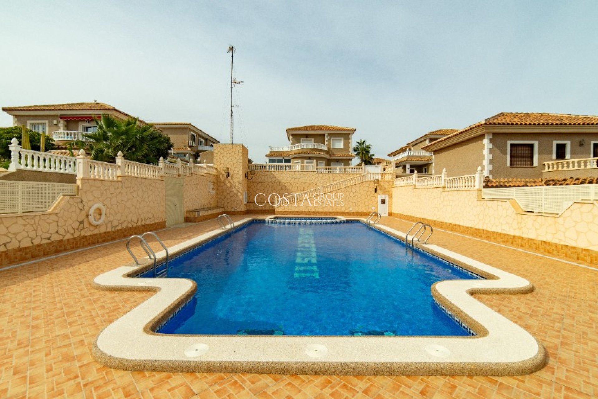 Resale - Villa -
Orihuela Costa - Los Altos