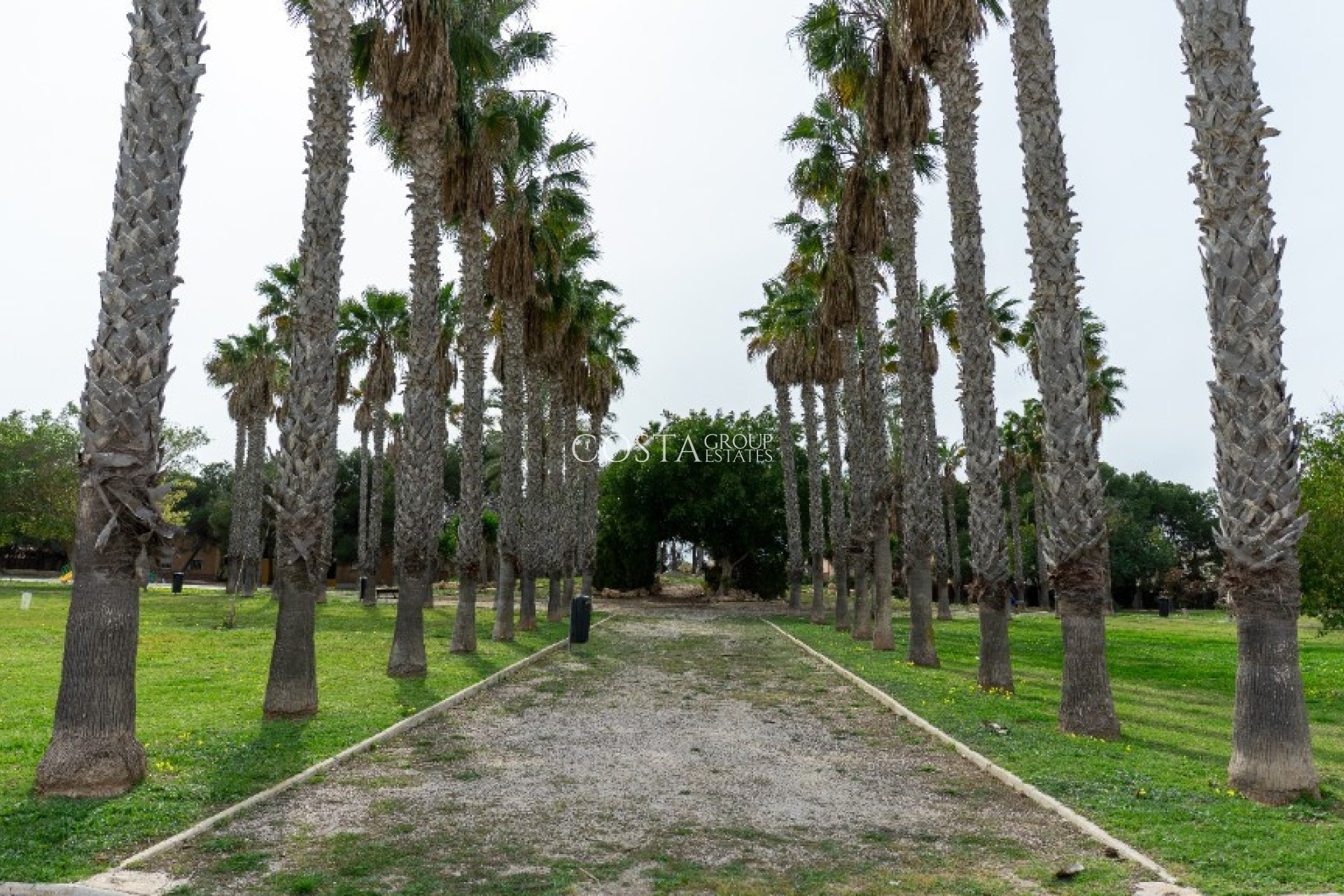 Resale - Villa -
Orihuela Costa - Los Altos