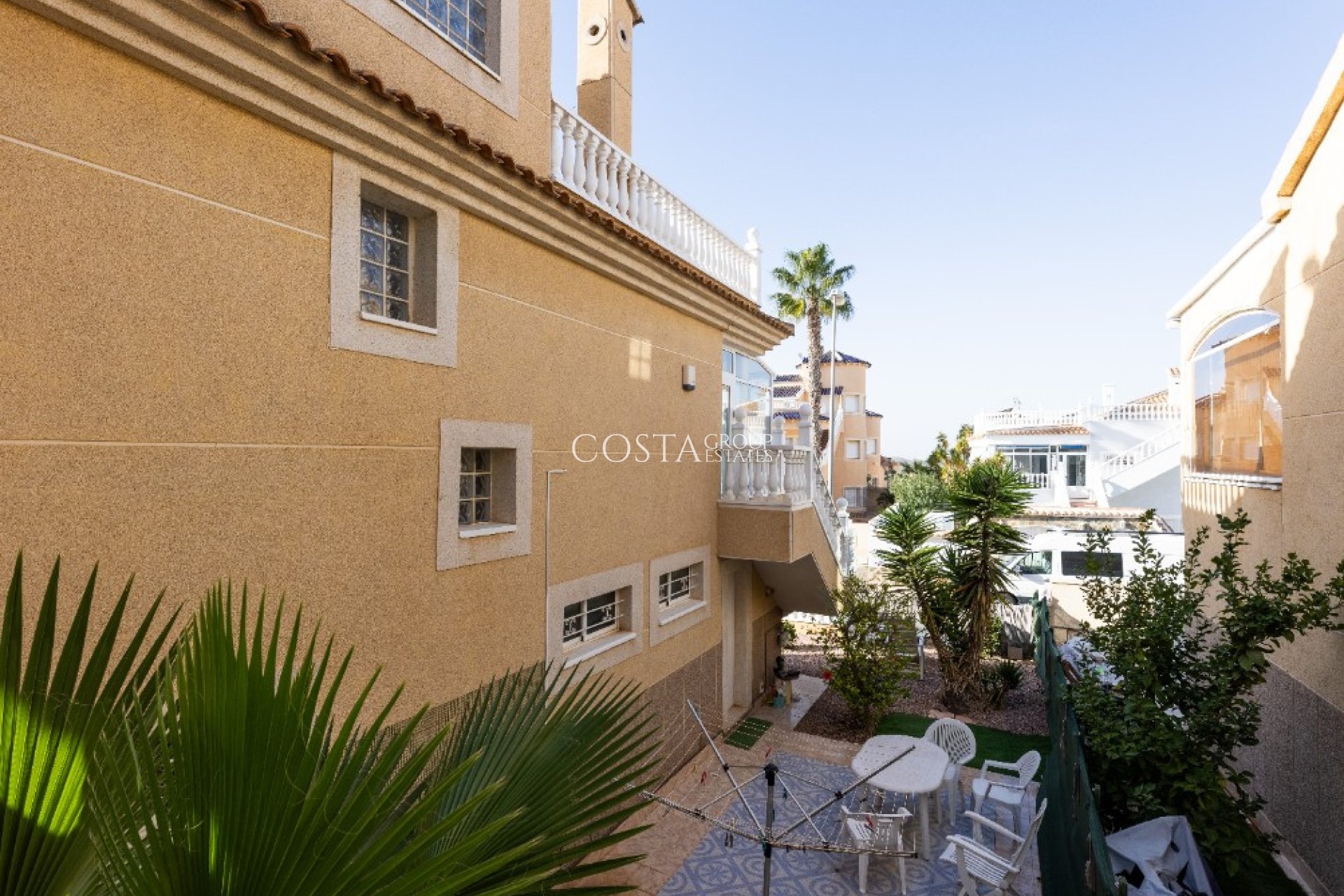 Resale - Villa -
Orihuela Costa - Los Altos