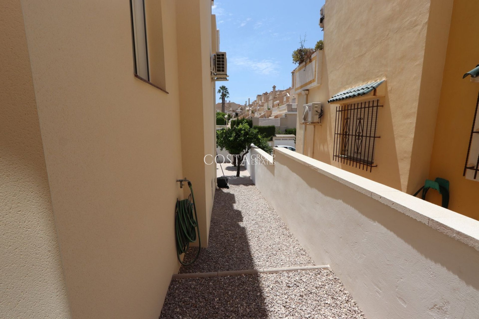 Resale - Villa -
Orihuela Costa - Los Altos