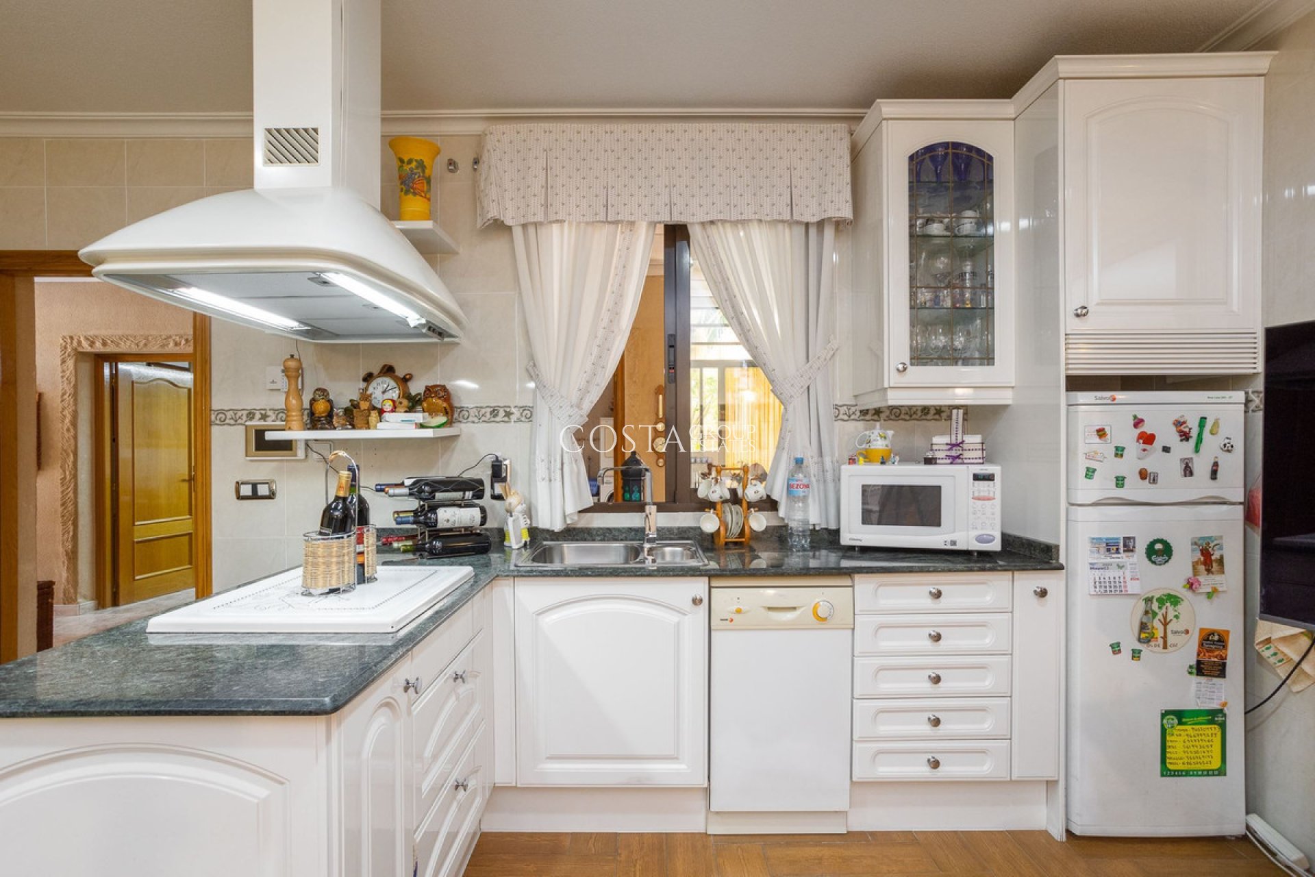 Resale - Villa -
Orihuela Costa - Los Altos