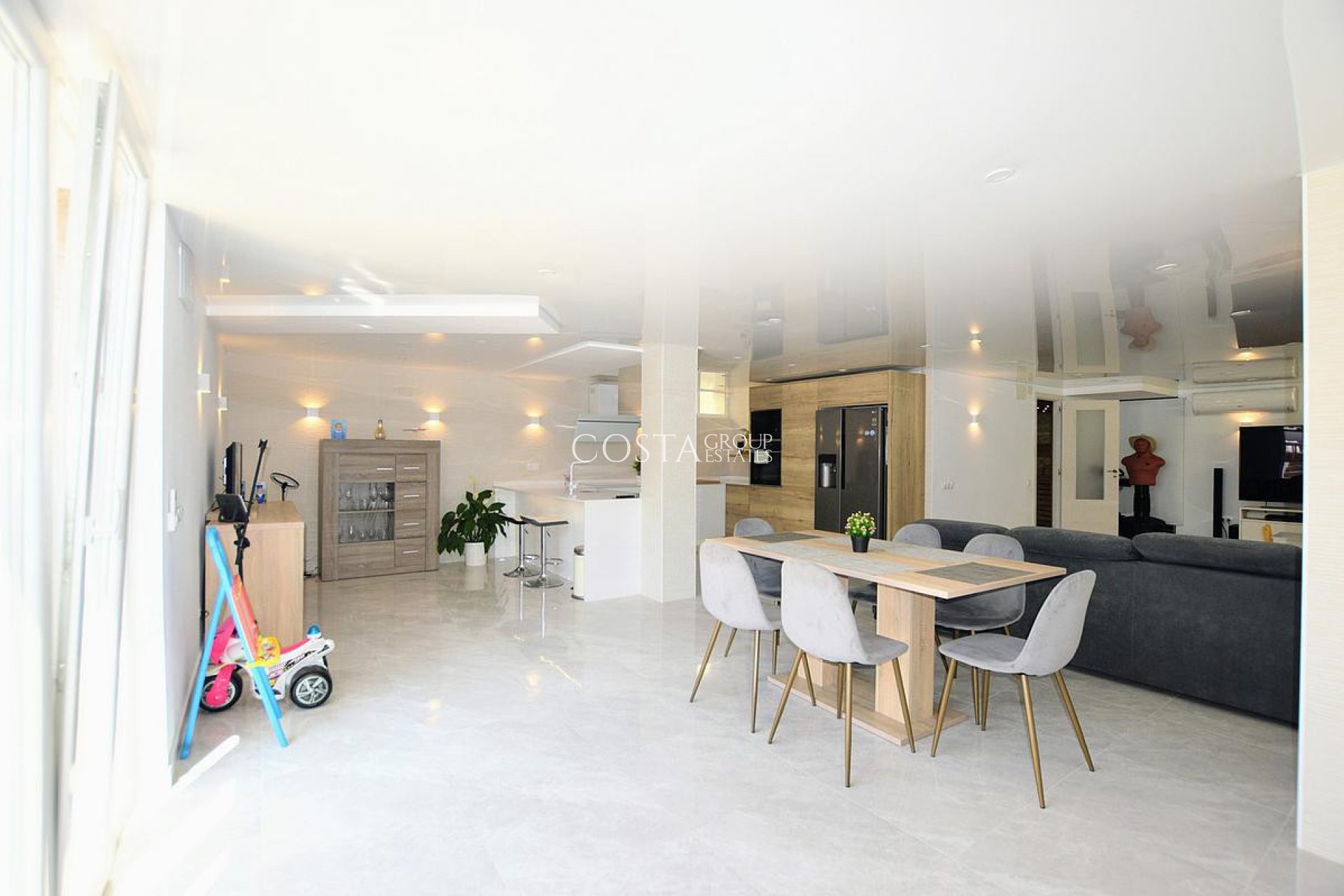 Resale - Villa -
Orihuela Costa - Los Altos