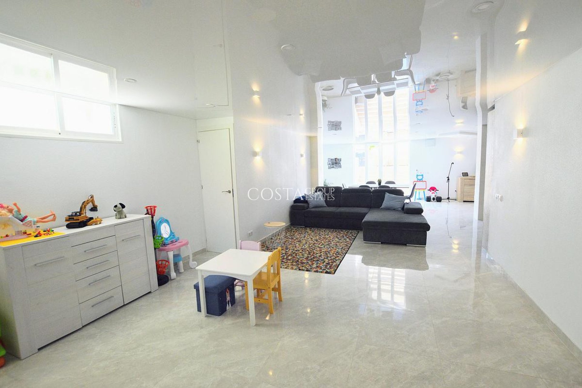 Resale - Villa -
Orihuela Costa - Los Altos