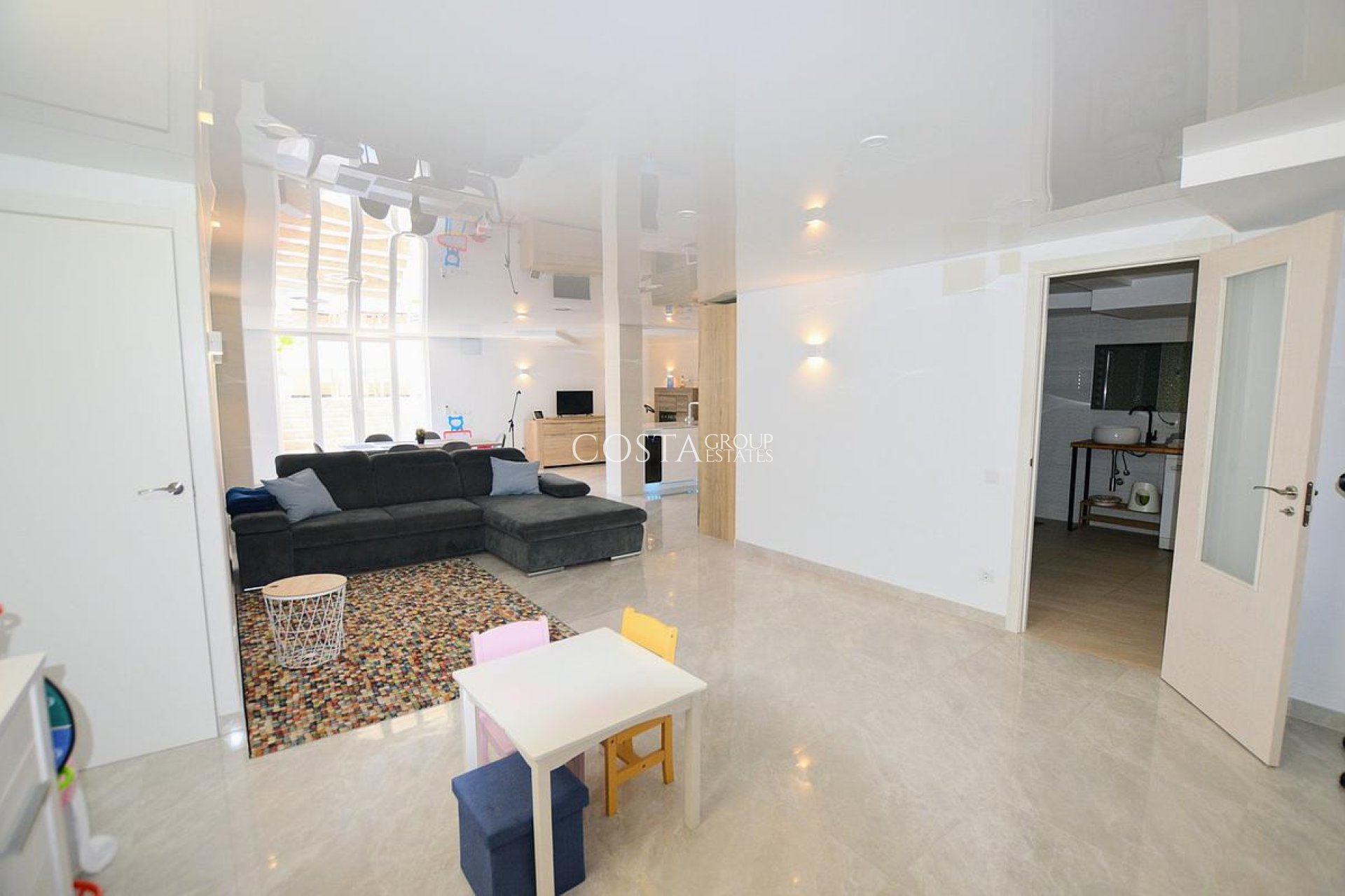 Resale - Villa -
Orihuela Costa - Los Altos