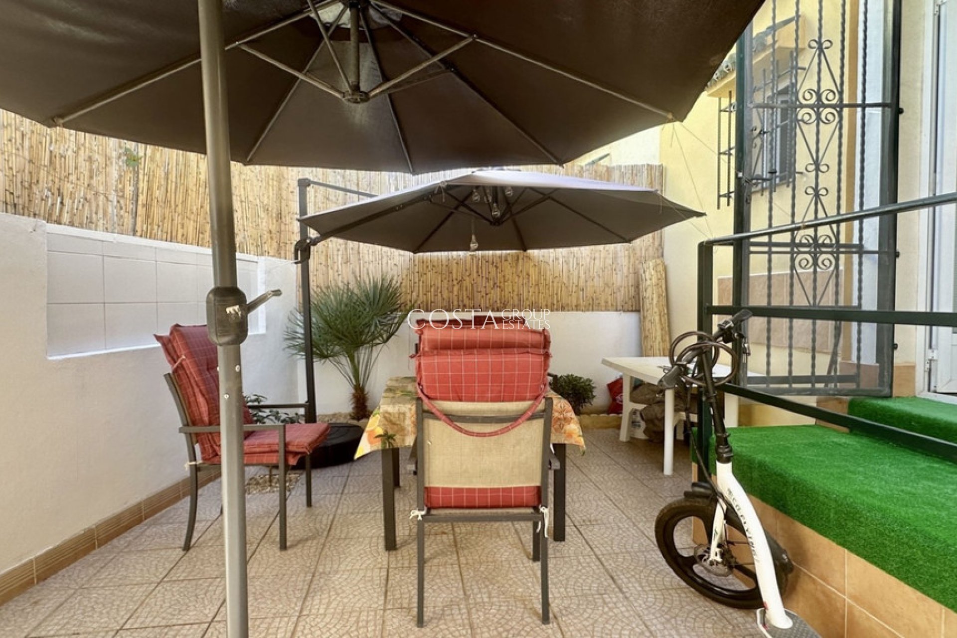 Resale - Villa -
Orihuela Costa - Los Altos