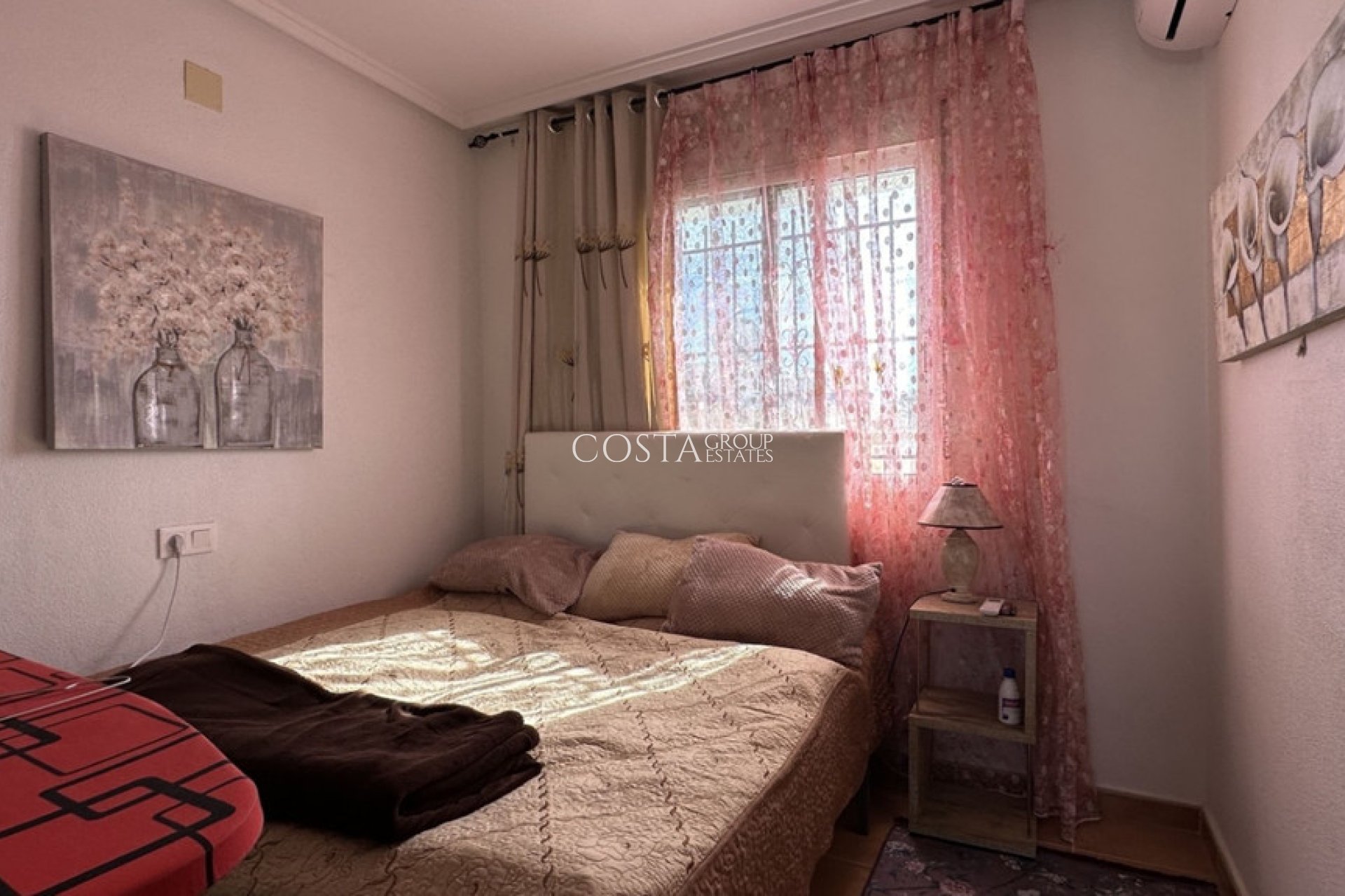 Resale - Villa -
Orihuela Costa - Los Altos