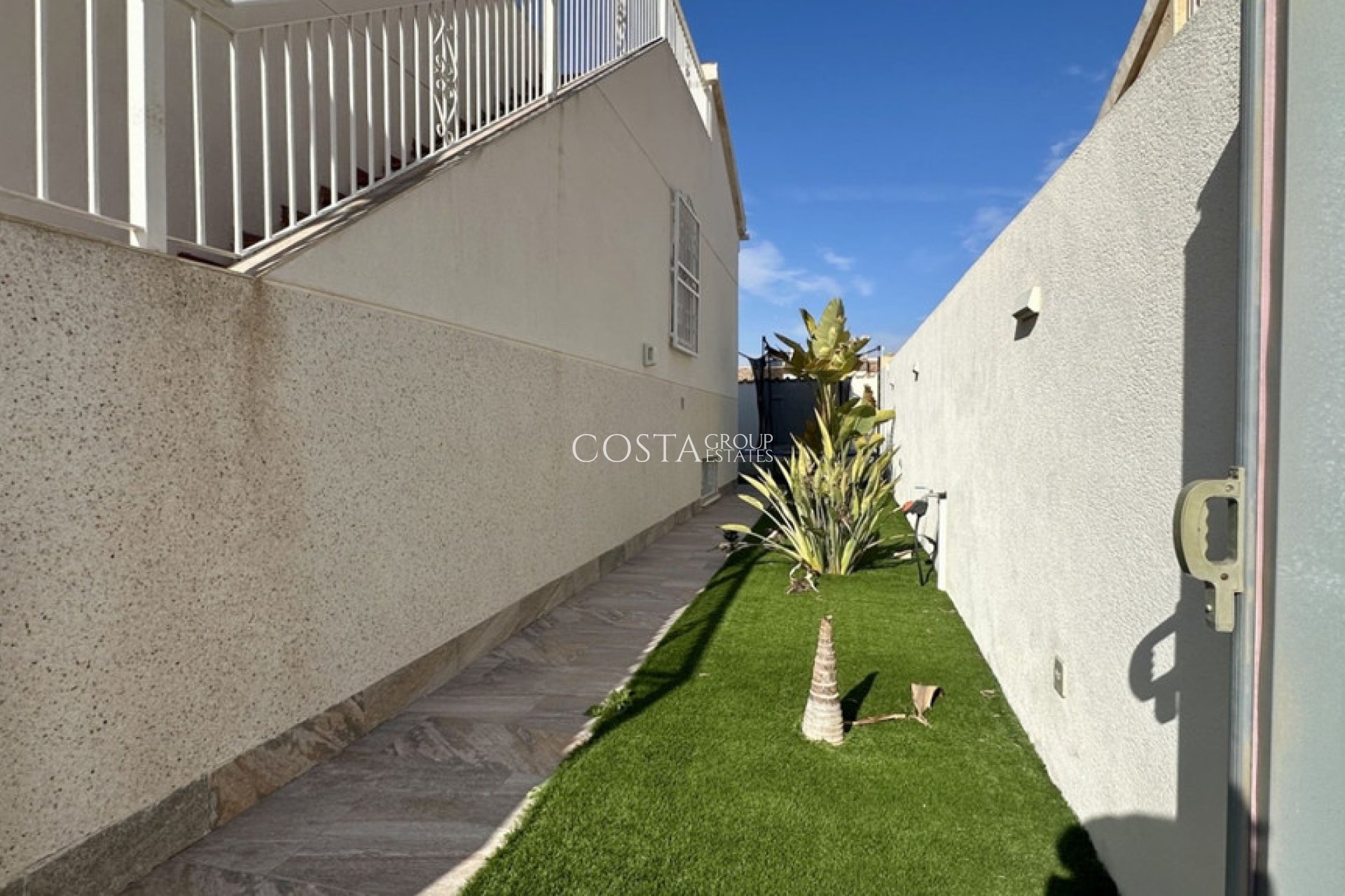 Resale - Villa -
Orihuela Costa - Los Altos