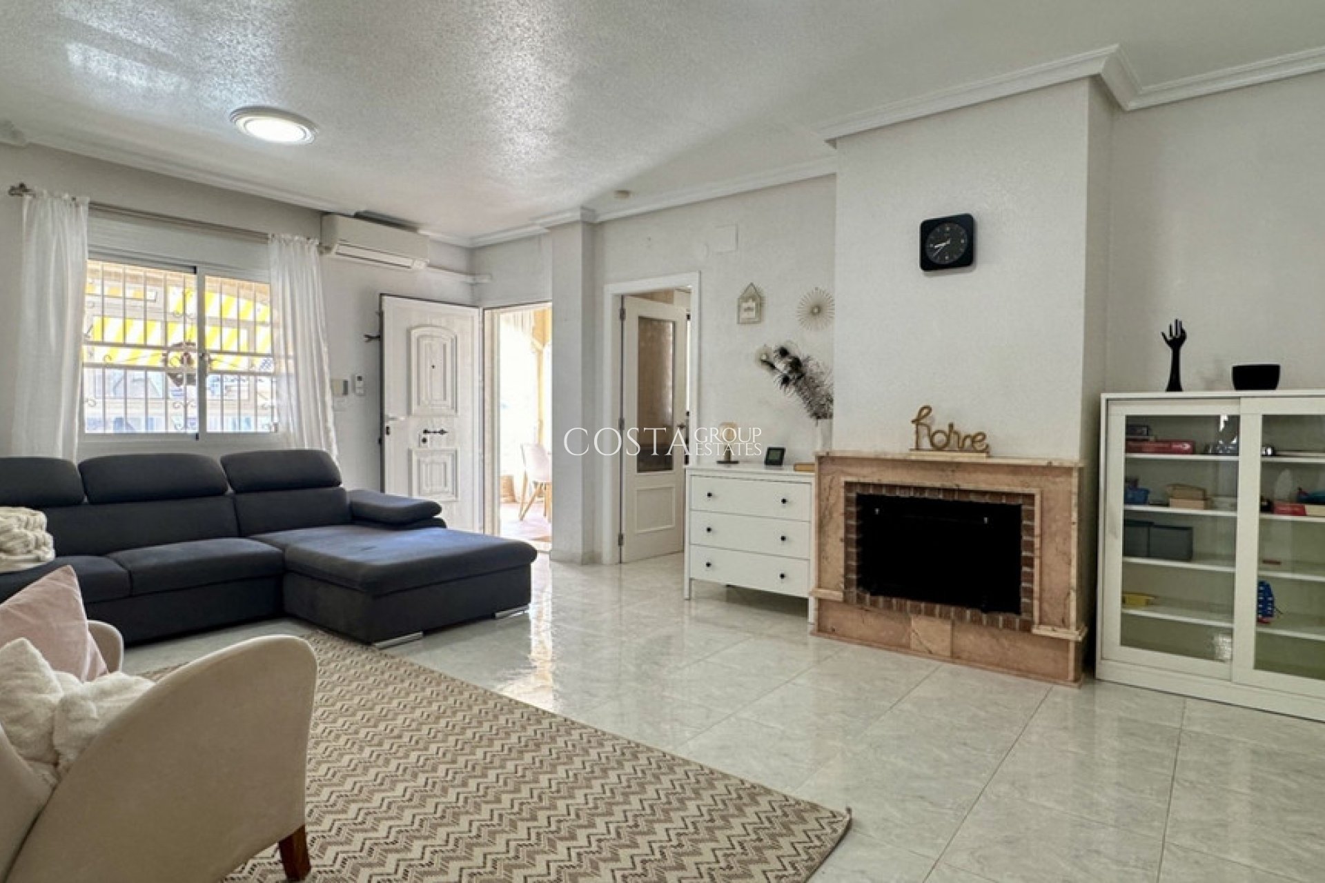 Resale - Villa -
Orihuela Costa - Los Altos