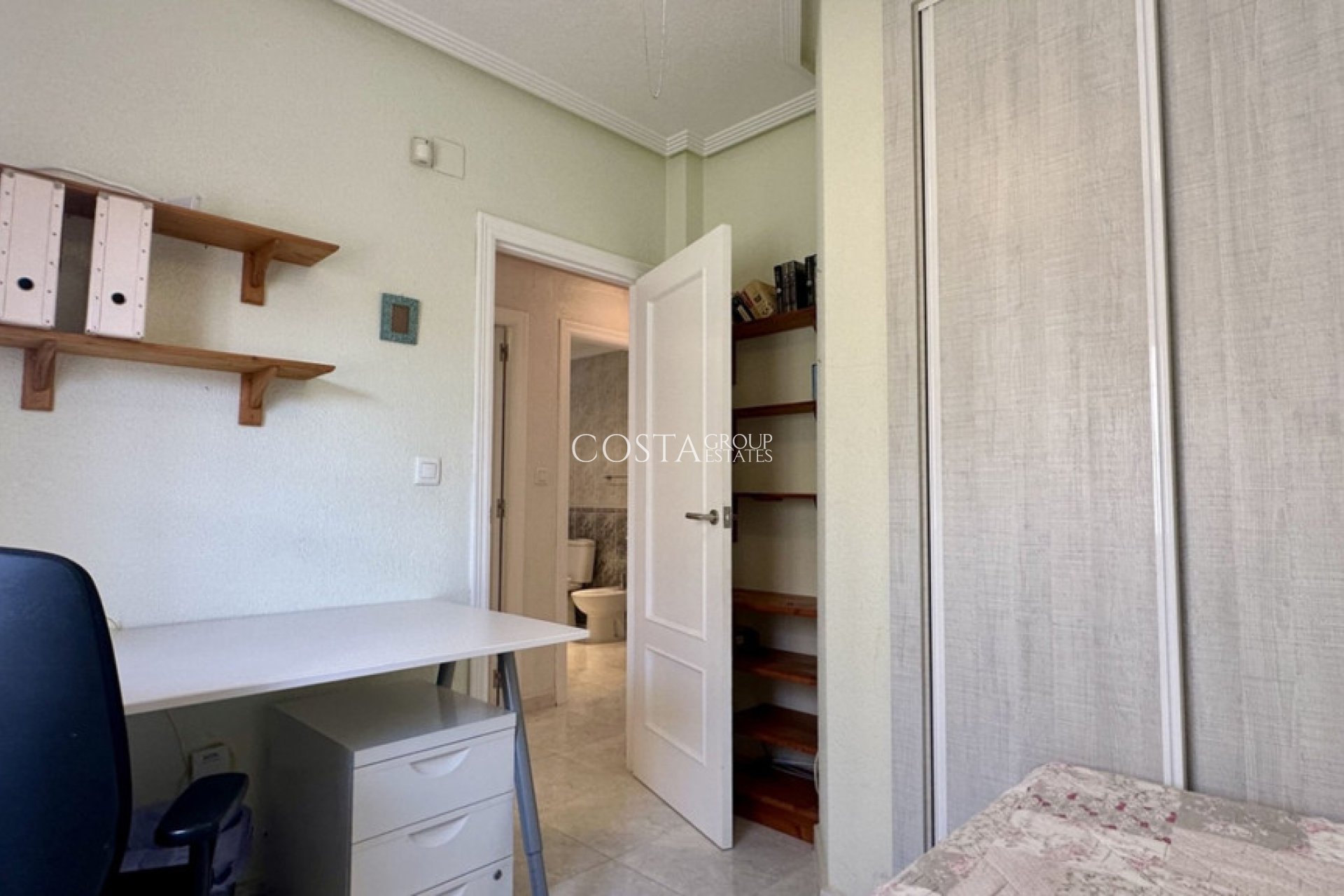 Resale - Villa -
Orihuela Costa - Los Altos