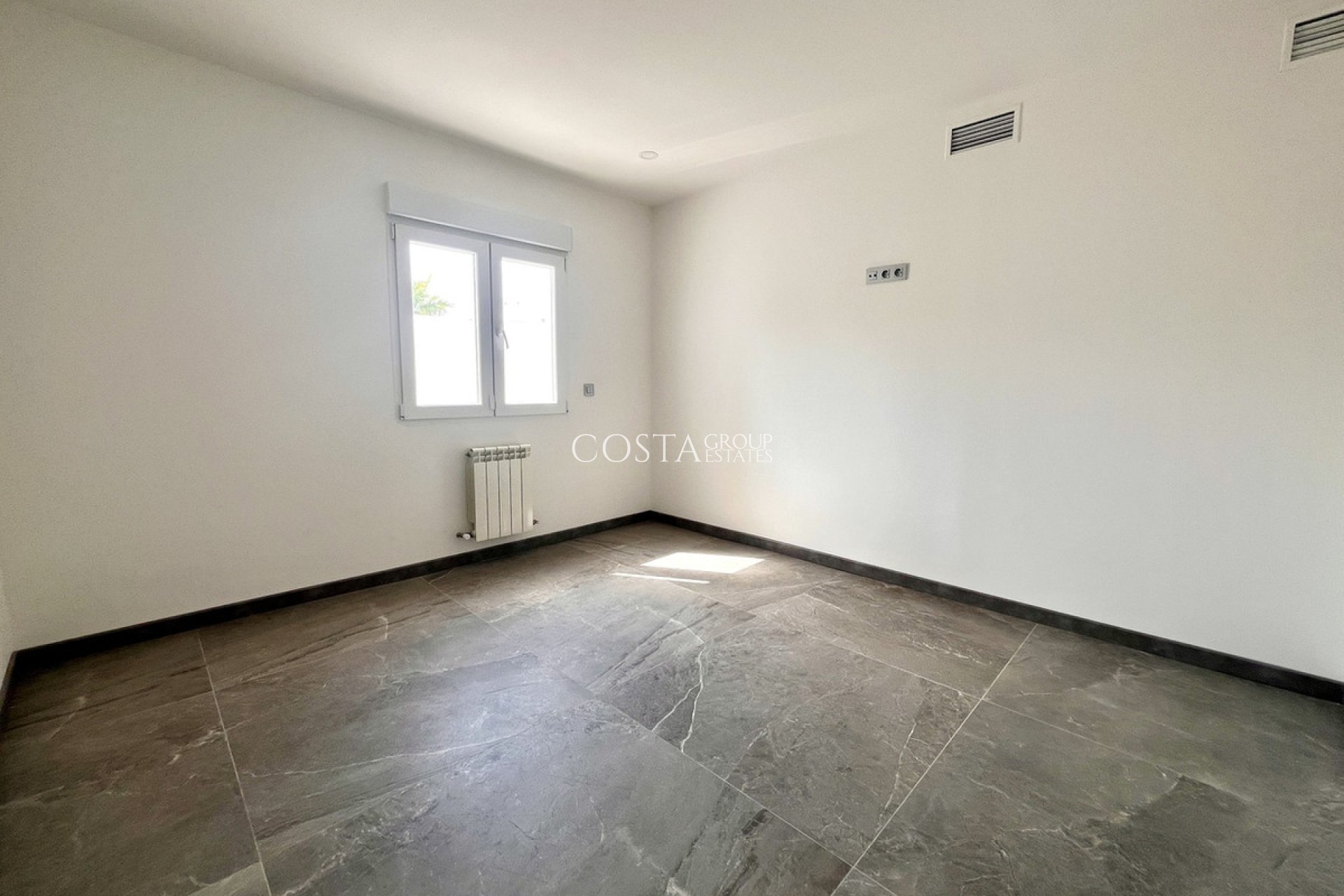 Resale - Villa -
Orihuela Costa - Los Balcones