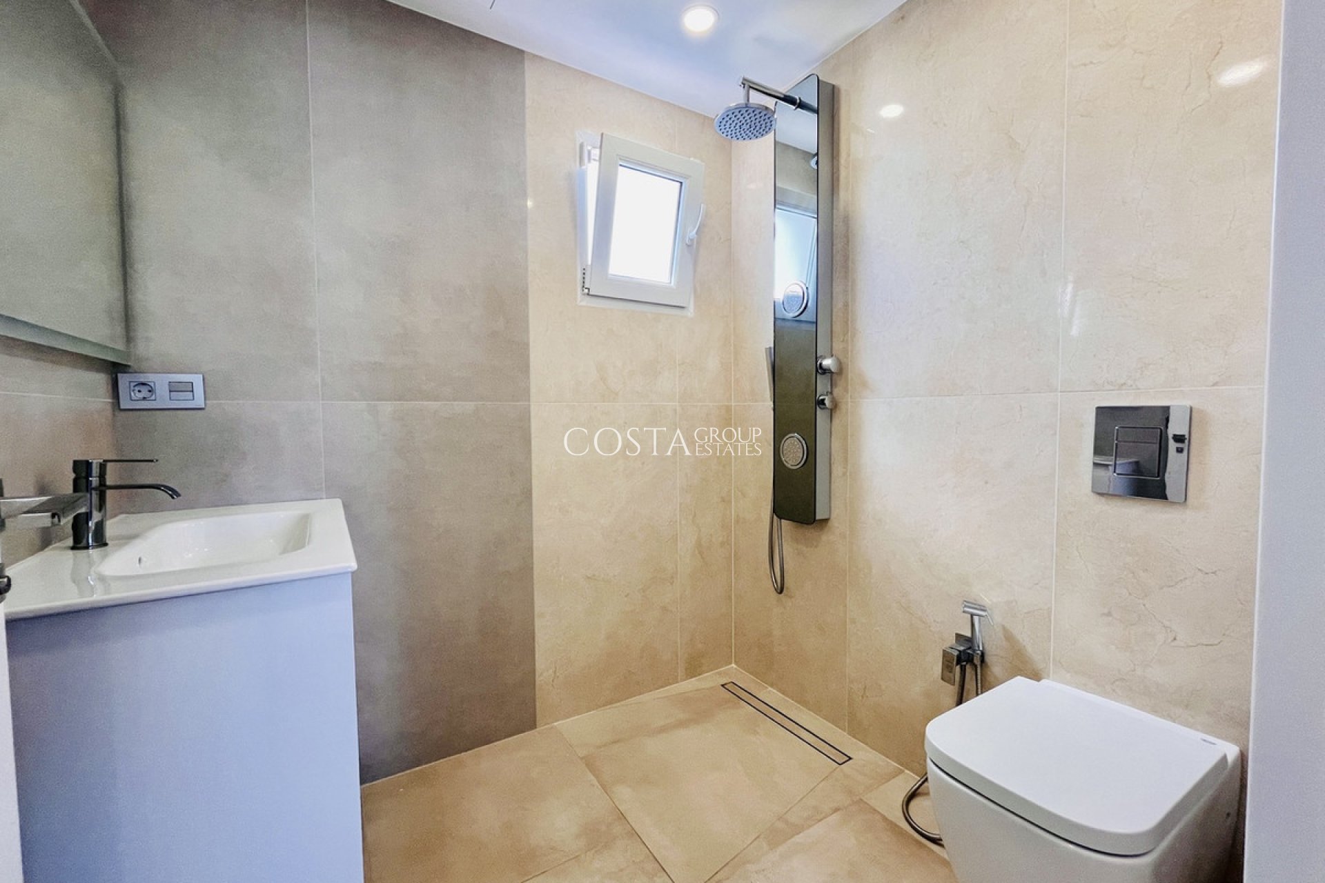 Resale - Villa -
Orihuela Costa - Los Balcones