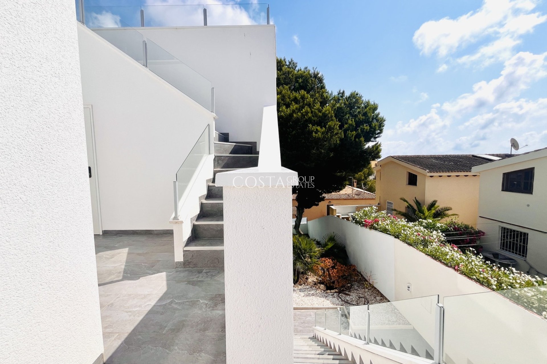 Resale - Villa -
Orihuela Costa - Los Balcones