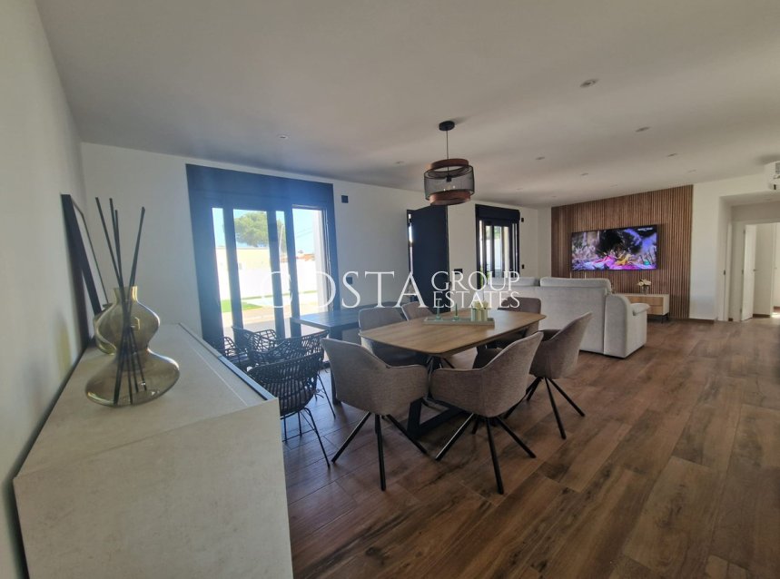 Resale - Villa -
Orihuela Costa - Los Balcones