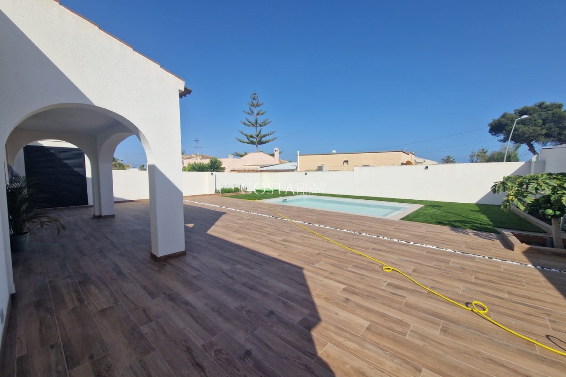 Resale - Villa -
Orihuela Costa - Los Balcones