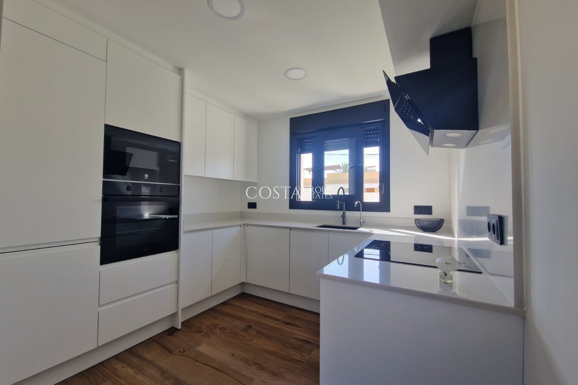 Resale - Villa -
Orihuela Costa - Los Balcones