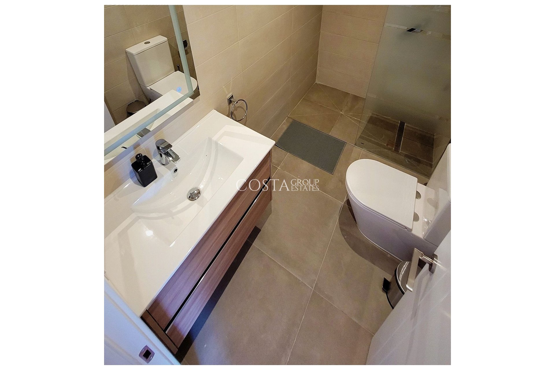 Resale - Villa -
Orihuela Costa - Los Balcones