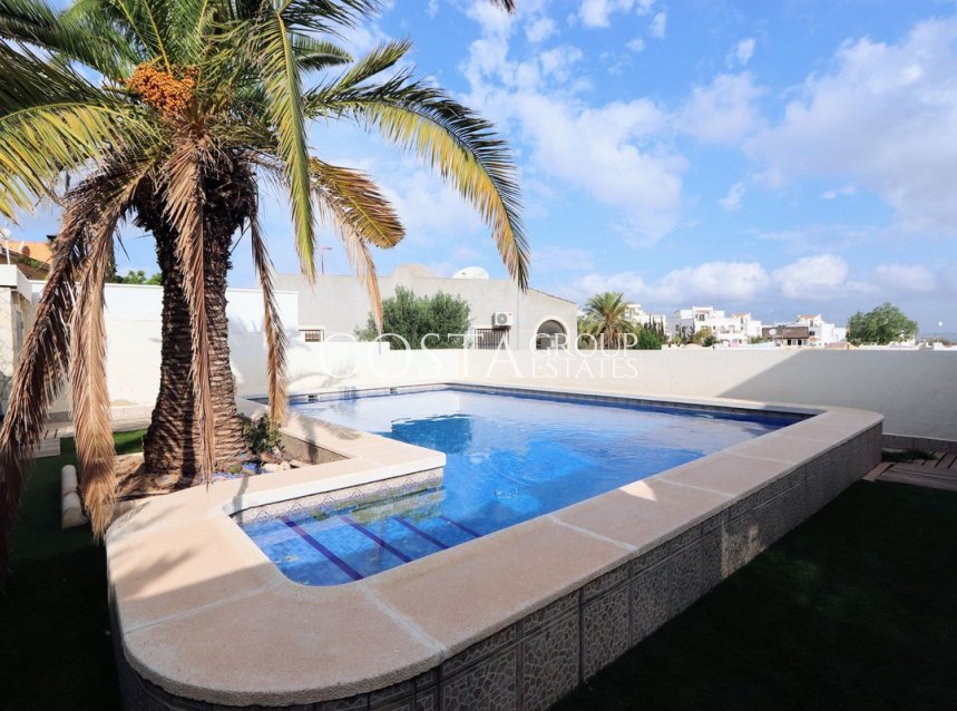 Resale - Villa -
Orihuela Costa - Los Balcones
