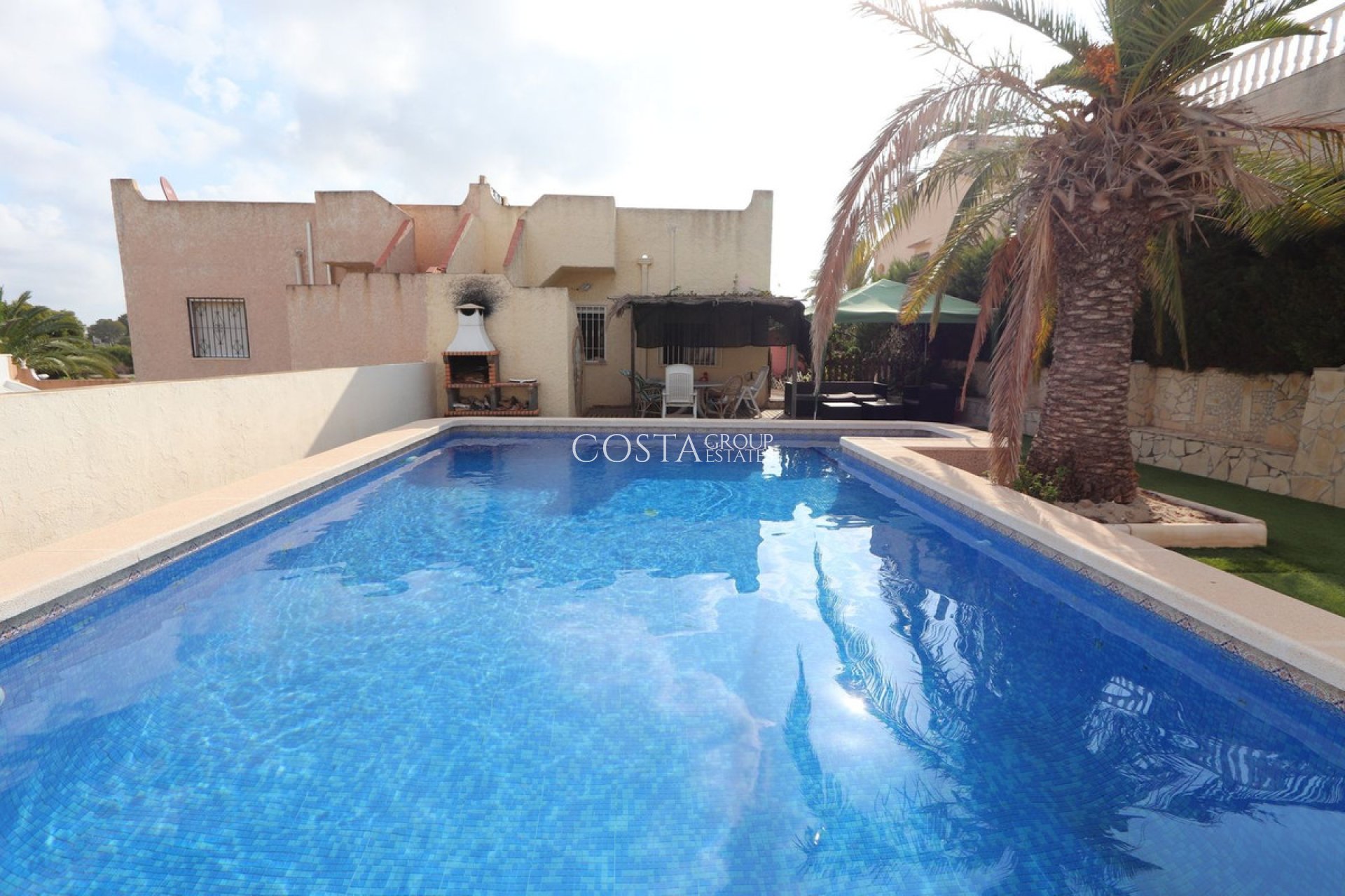 Resale - Villa -
Orihuela Costa - Los Balcones