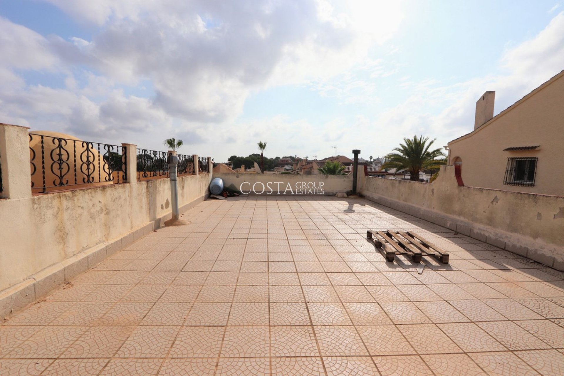 Resale - Villa -
Orihuela Costa - Los Balcones