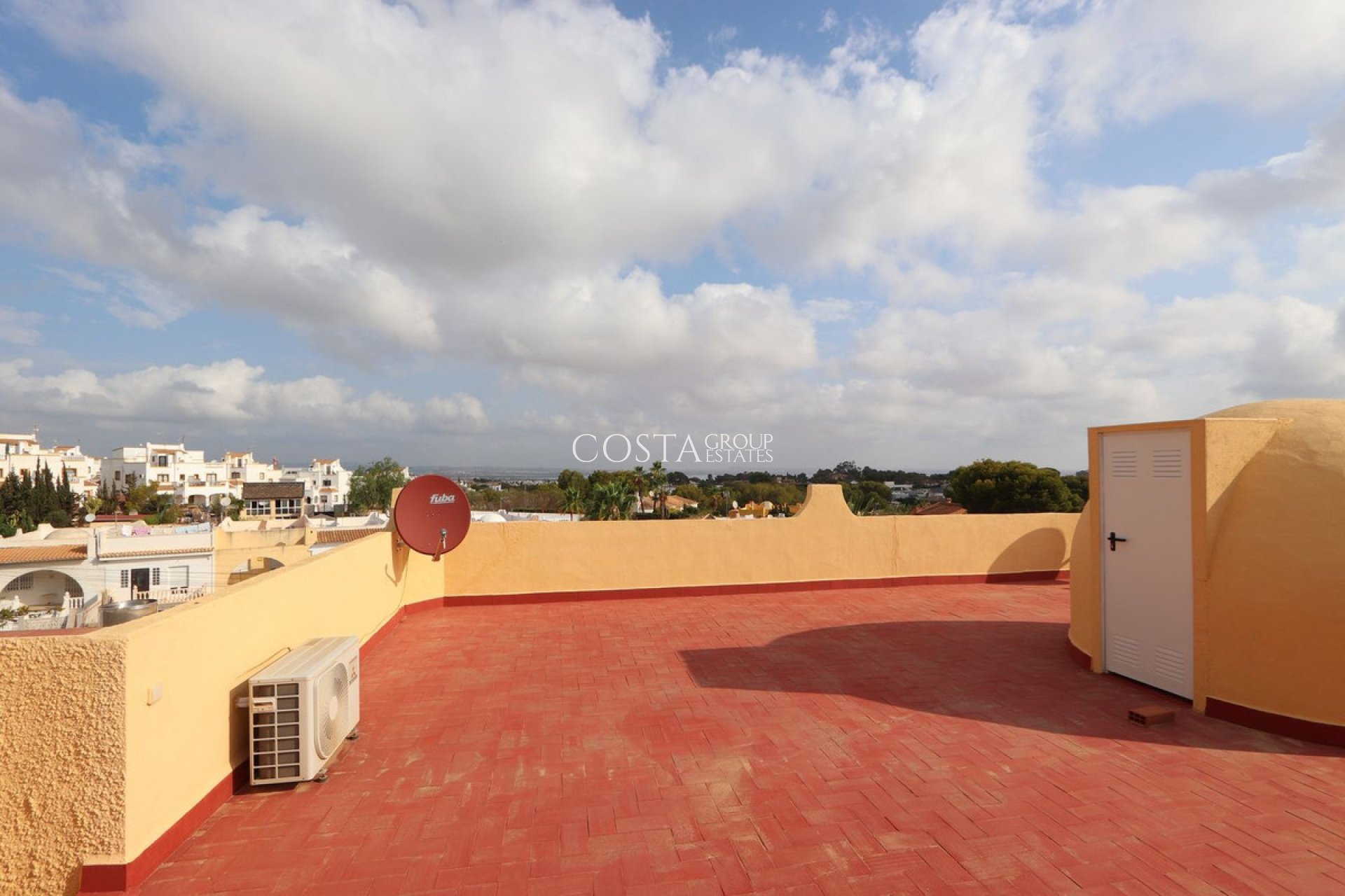 Resale - Villa -
Orihuela Costa - Los Balcones