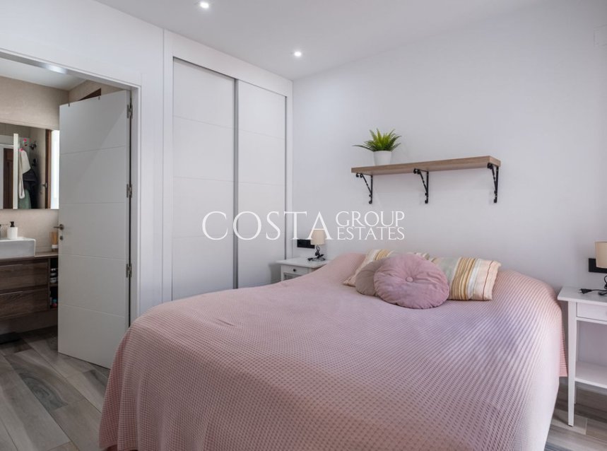 Resale - Villa -
Orihuela Costa - Los Balcones