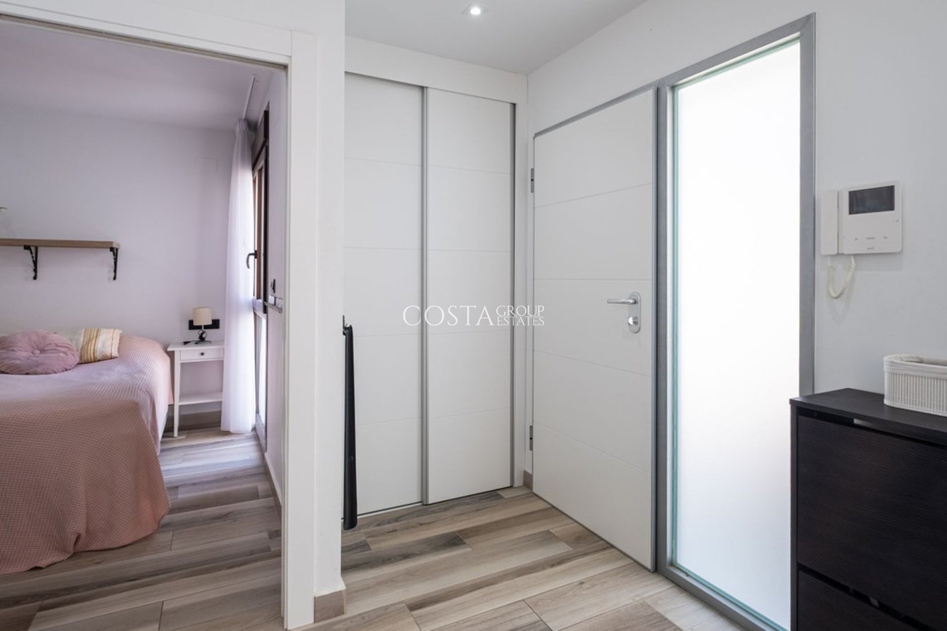 Resale - Villa -
Orihuela Costa - Los Balcones